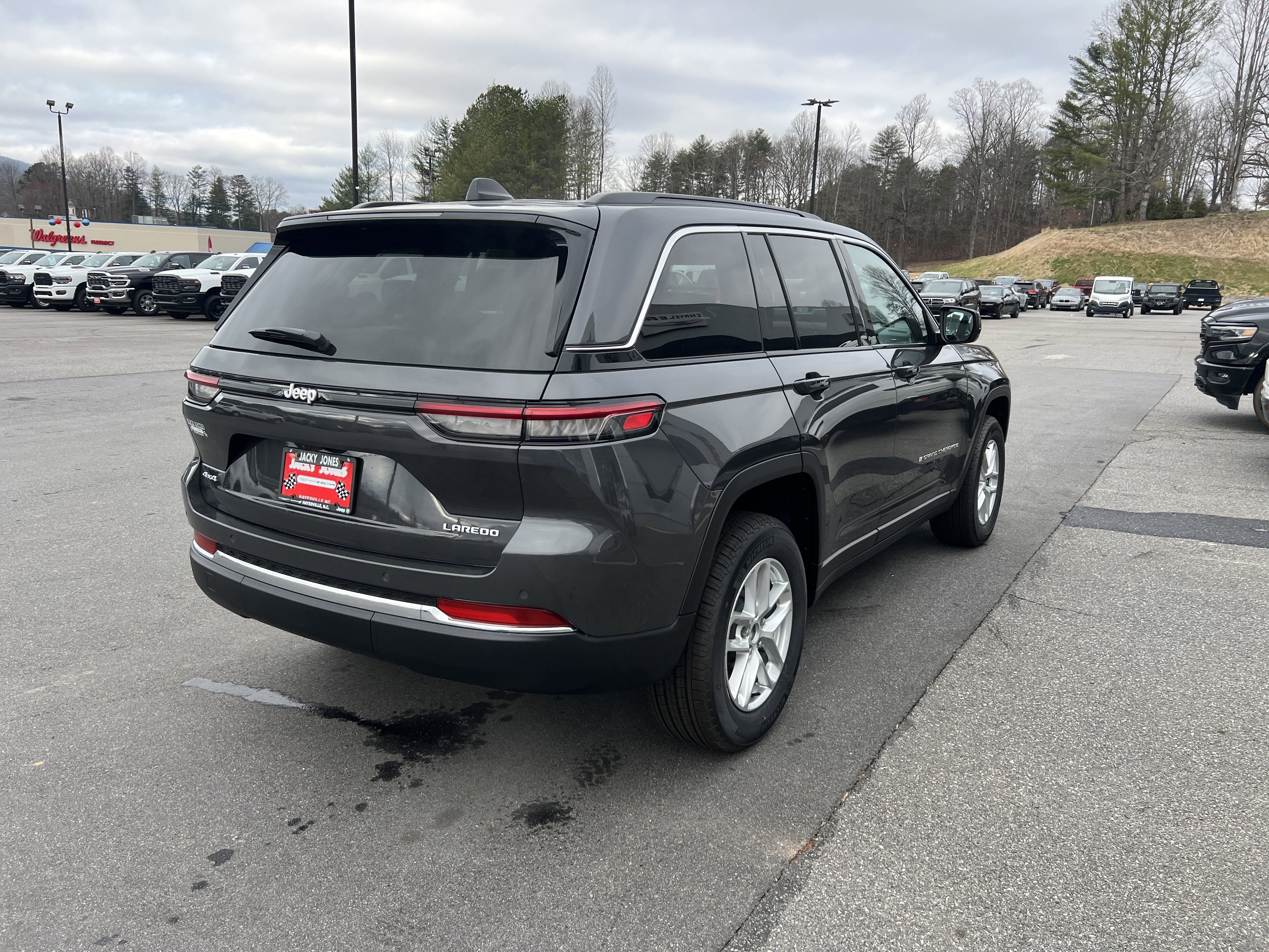 2025 Jeep Grand Cherokee Laredo X