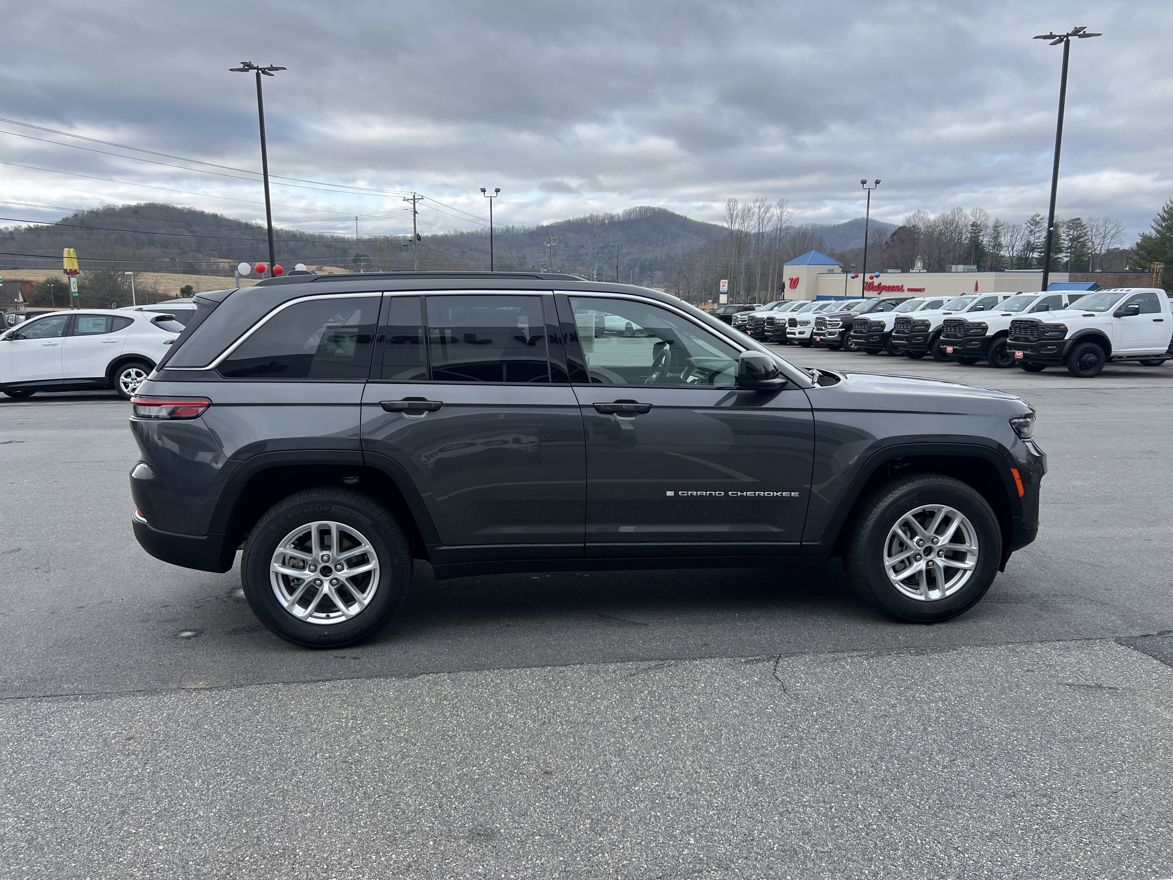 2025 Jeep Grand Cherokee Laredo X