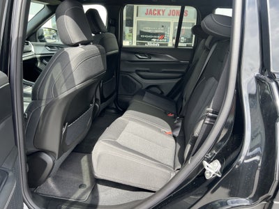 2027 Jeep Grand Cherokee Laredo X