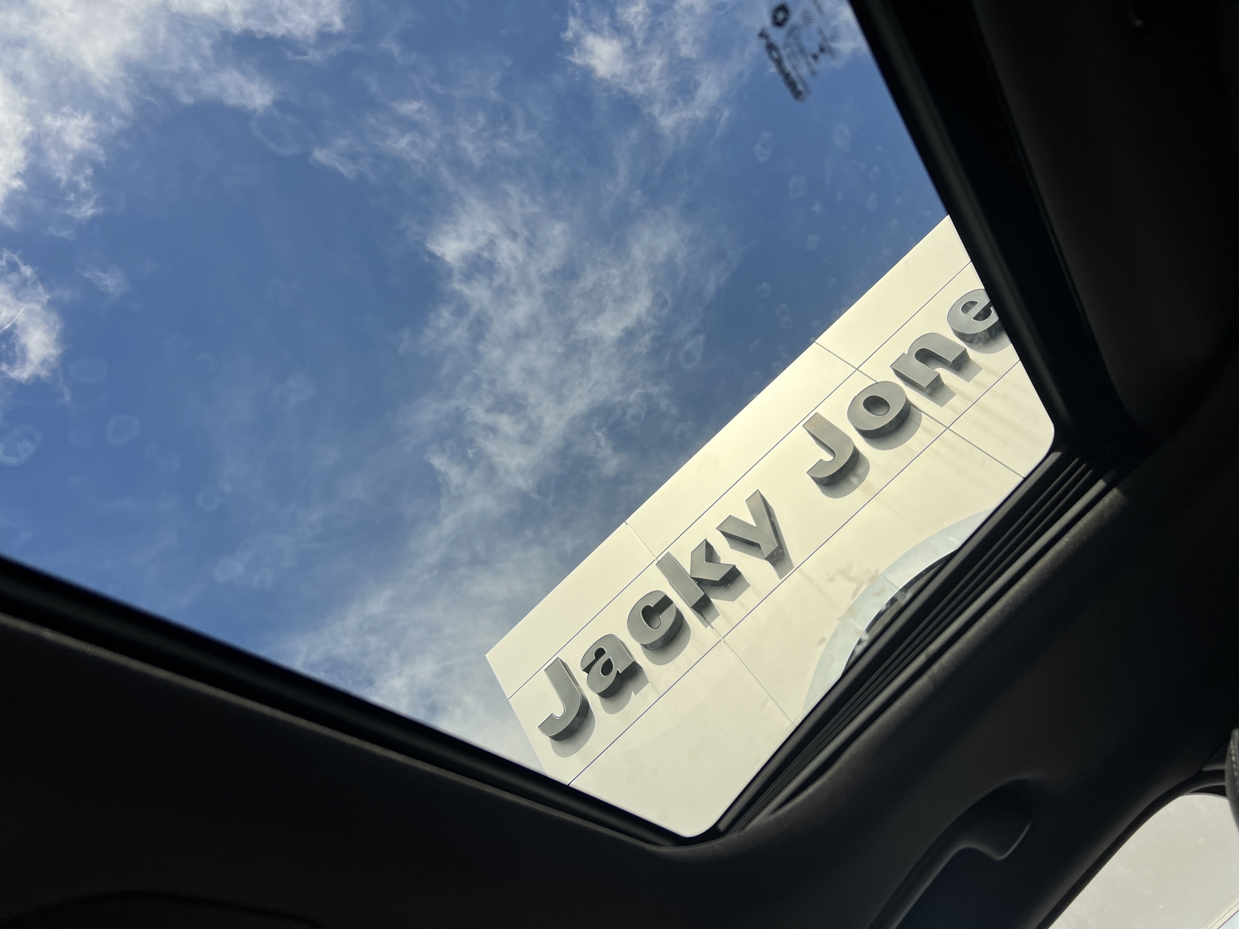 2027 Jeep Grand Cherokee Laredo X