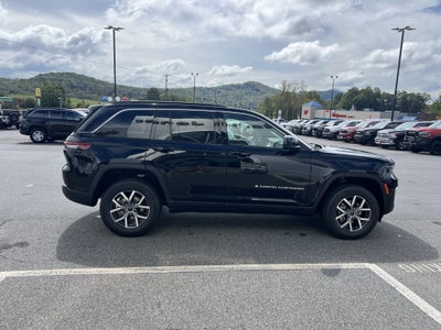 2027 Jeep Grand Cherokee Laredo X