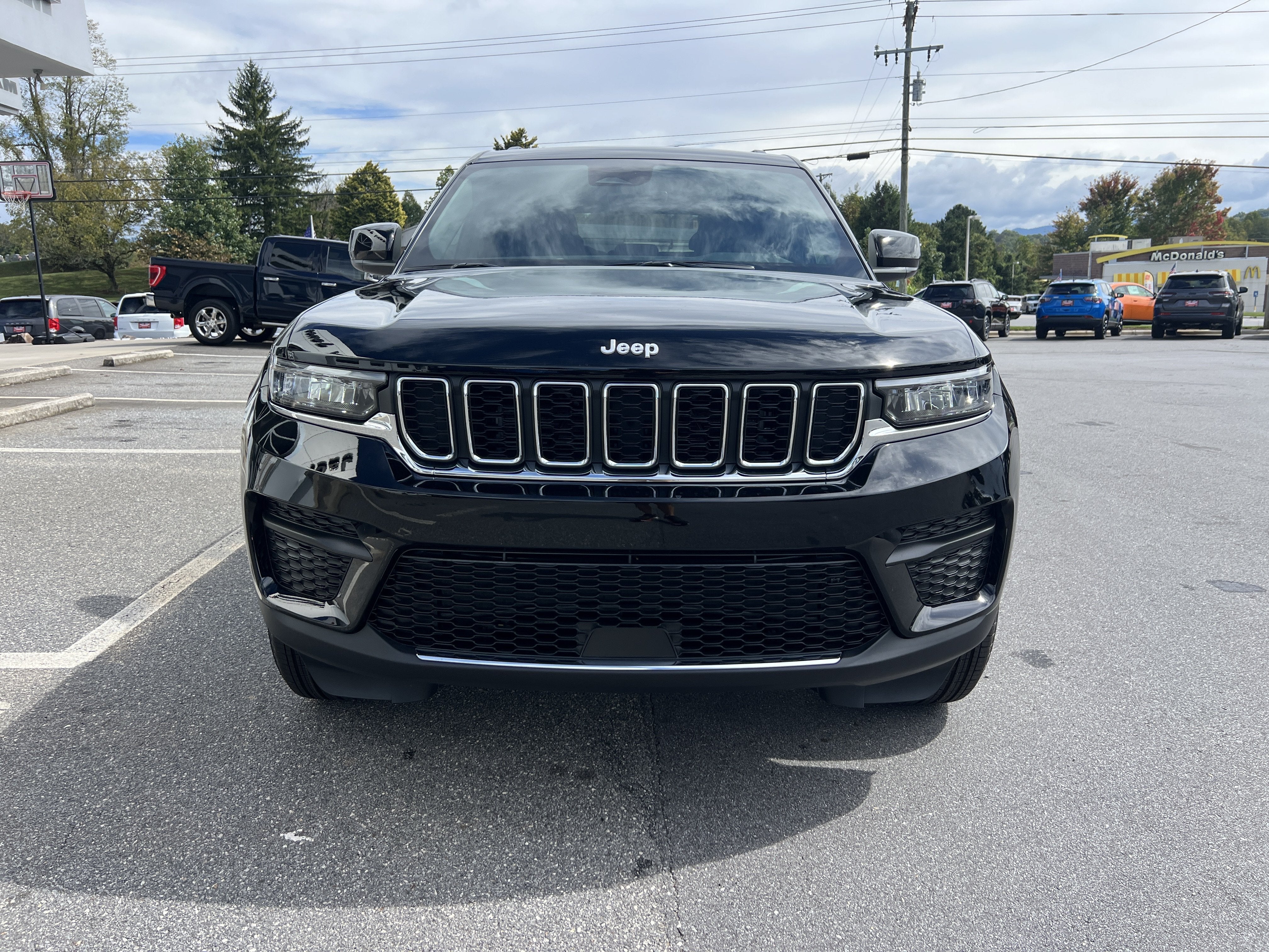 2027 Jeep Grand Cherokee Laredo X