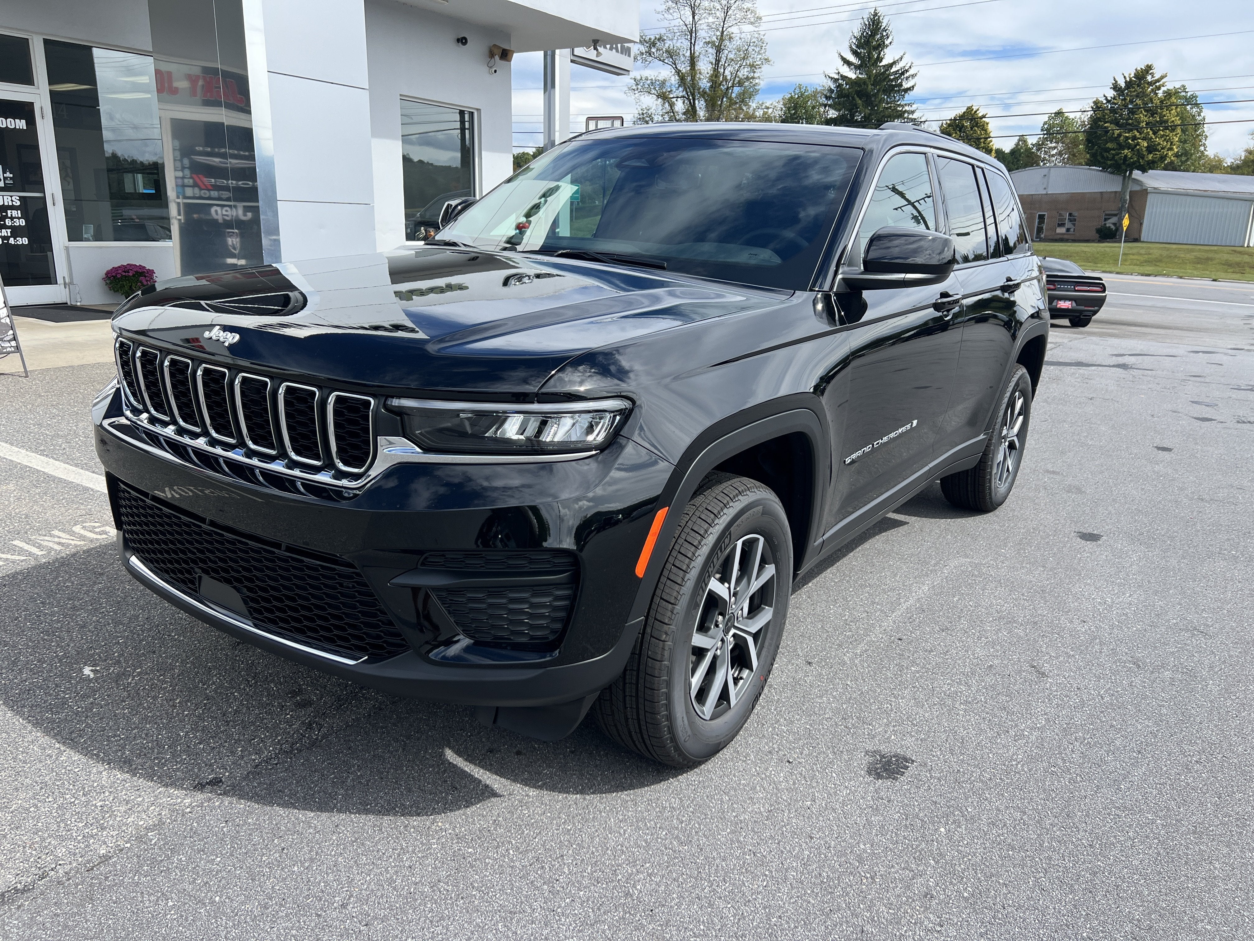 2027 Jeep Grand Cherokee Laredo X