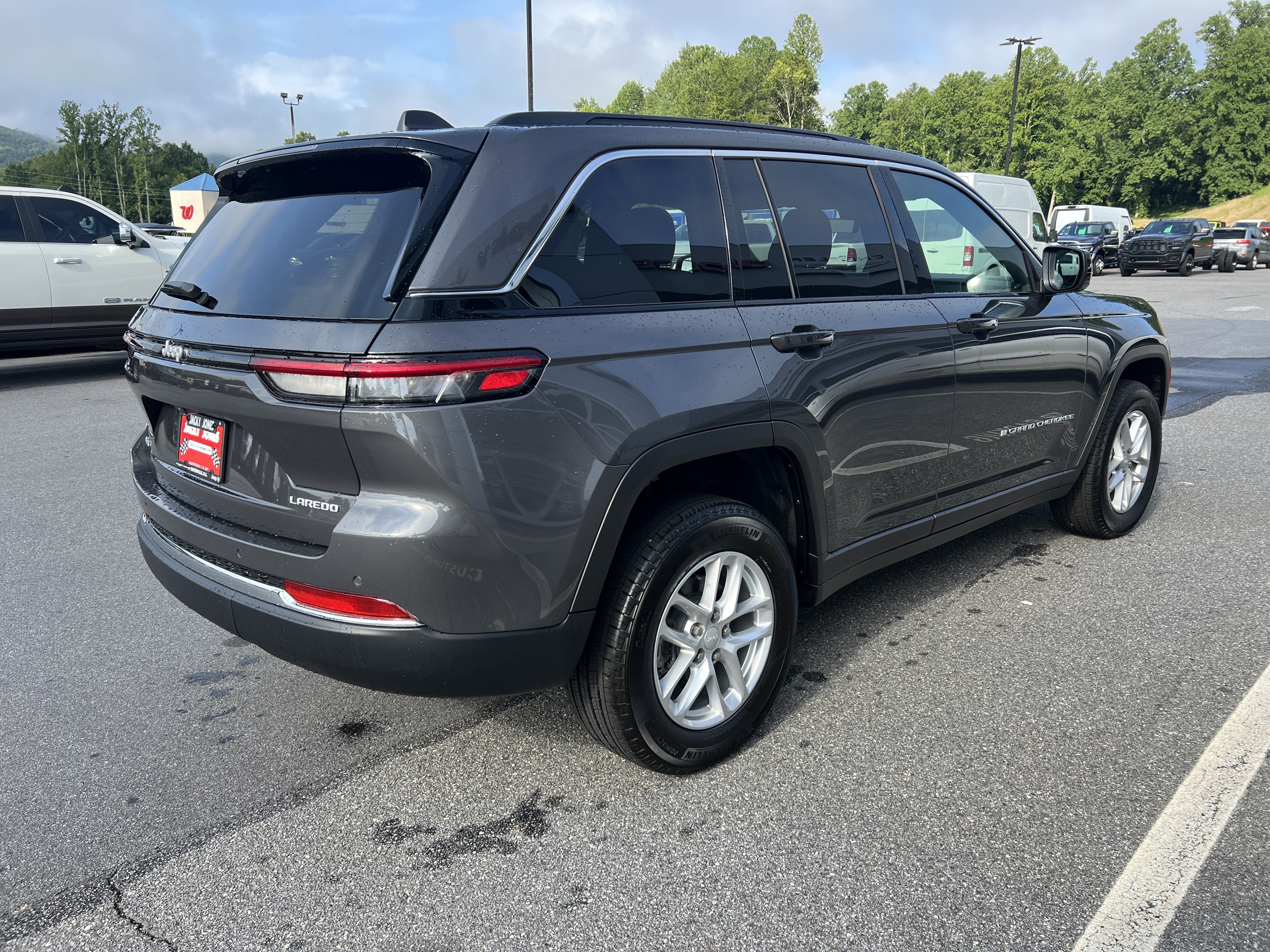 2025 Jeep Grand Cherokee Laredo X