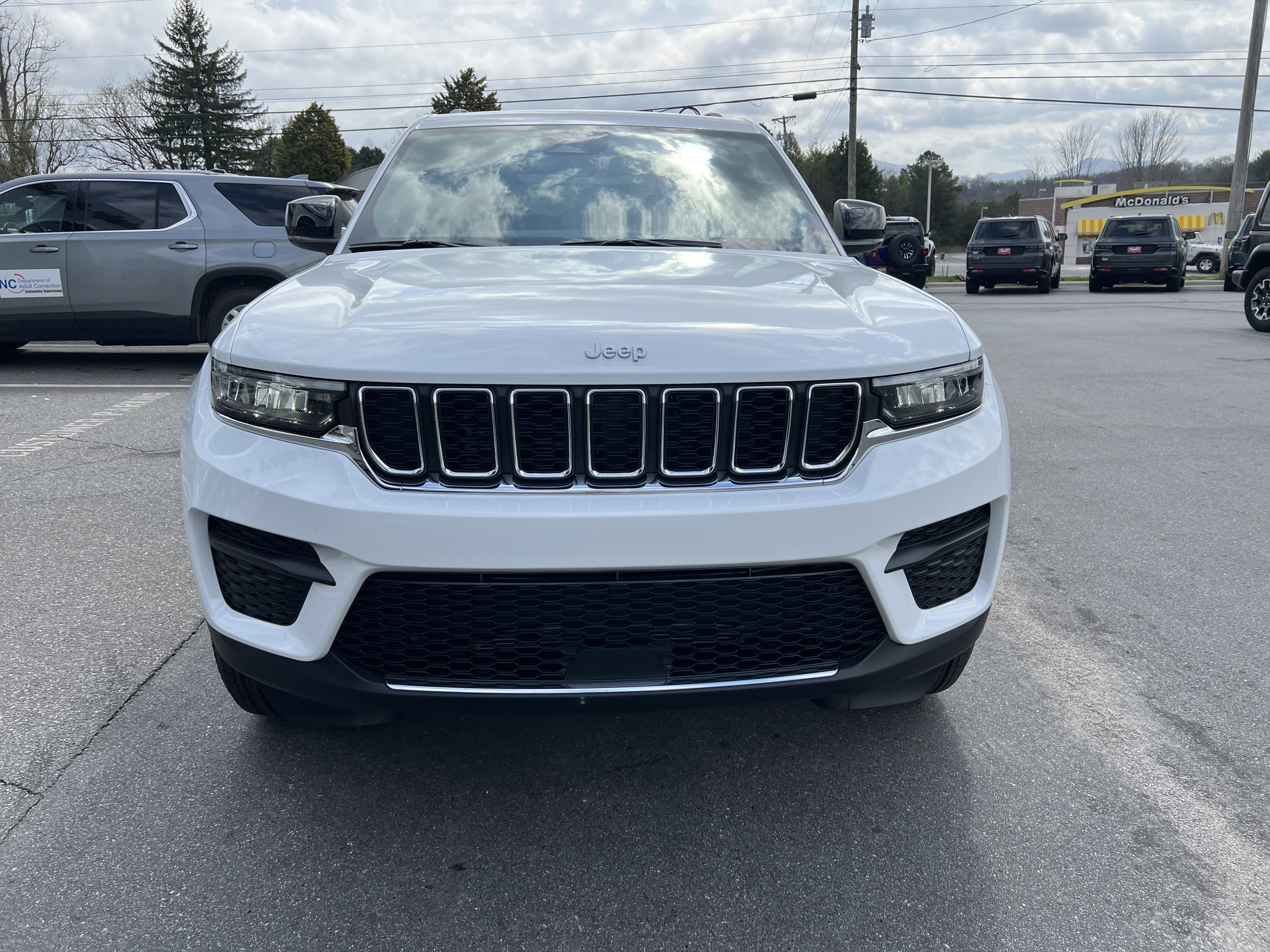 2026 Jeep Grand Cherokee Laredo