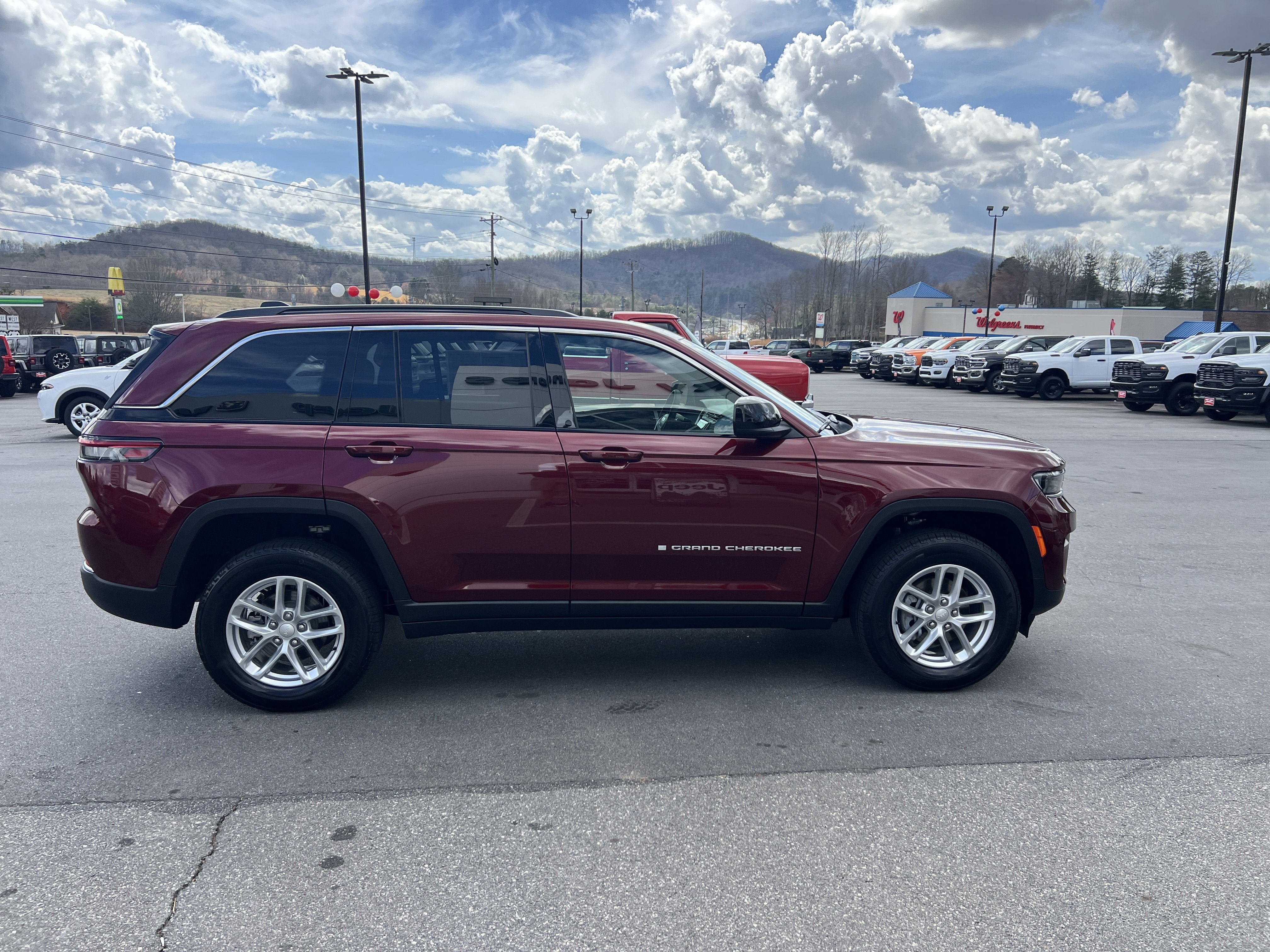 2025 Jeep Grand Cherokee Laredo X
