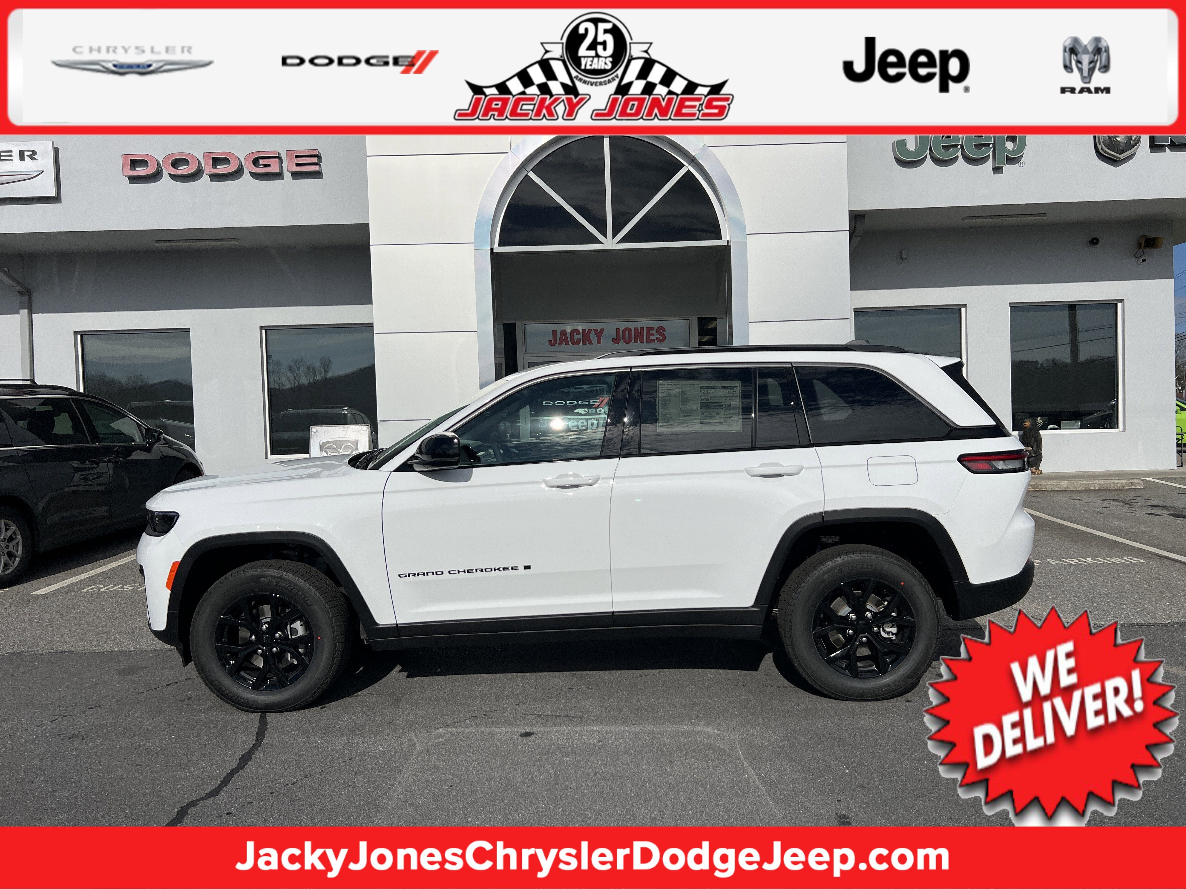 2026 Jeep Grand Cherokee Laredo Altitude