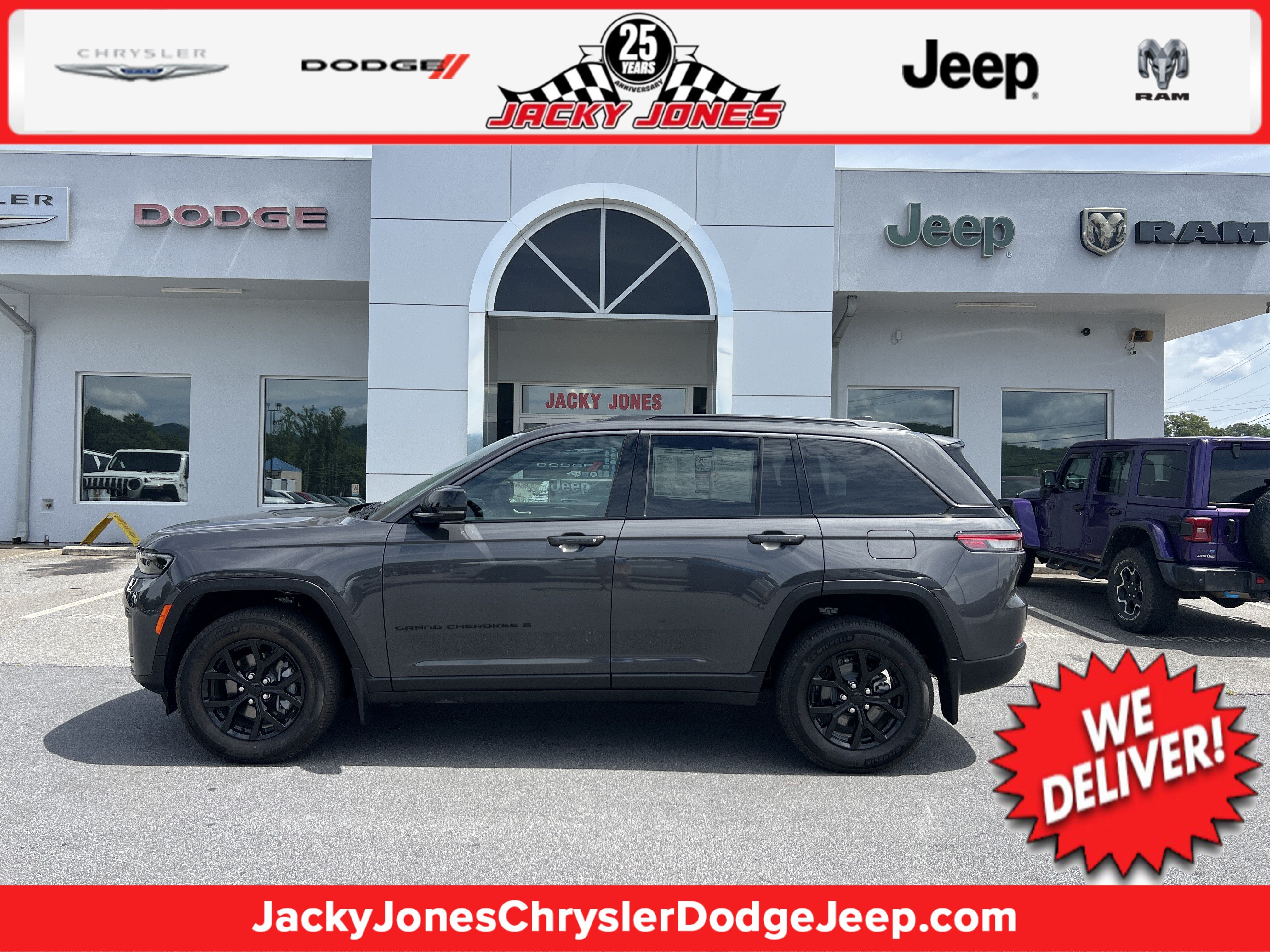 2026 Jeep Grand Cherokee Laredo Altitude