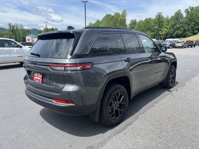 2026 Jeep Grand Cherokee Laredo Altitude