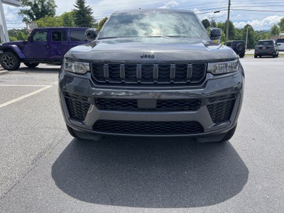 2026 Jeep Grand Cherokee Laredo Altitude