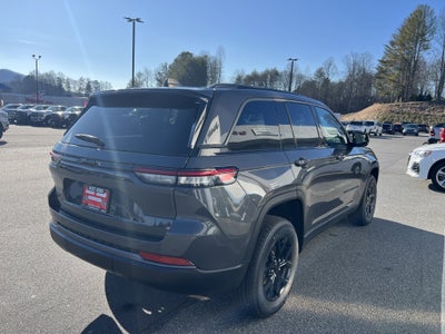 2026 Jeep Grand Cherokee Laredo Altitude