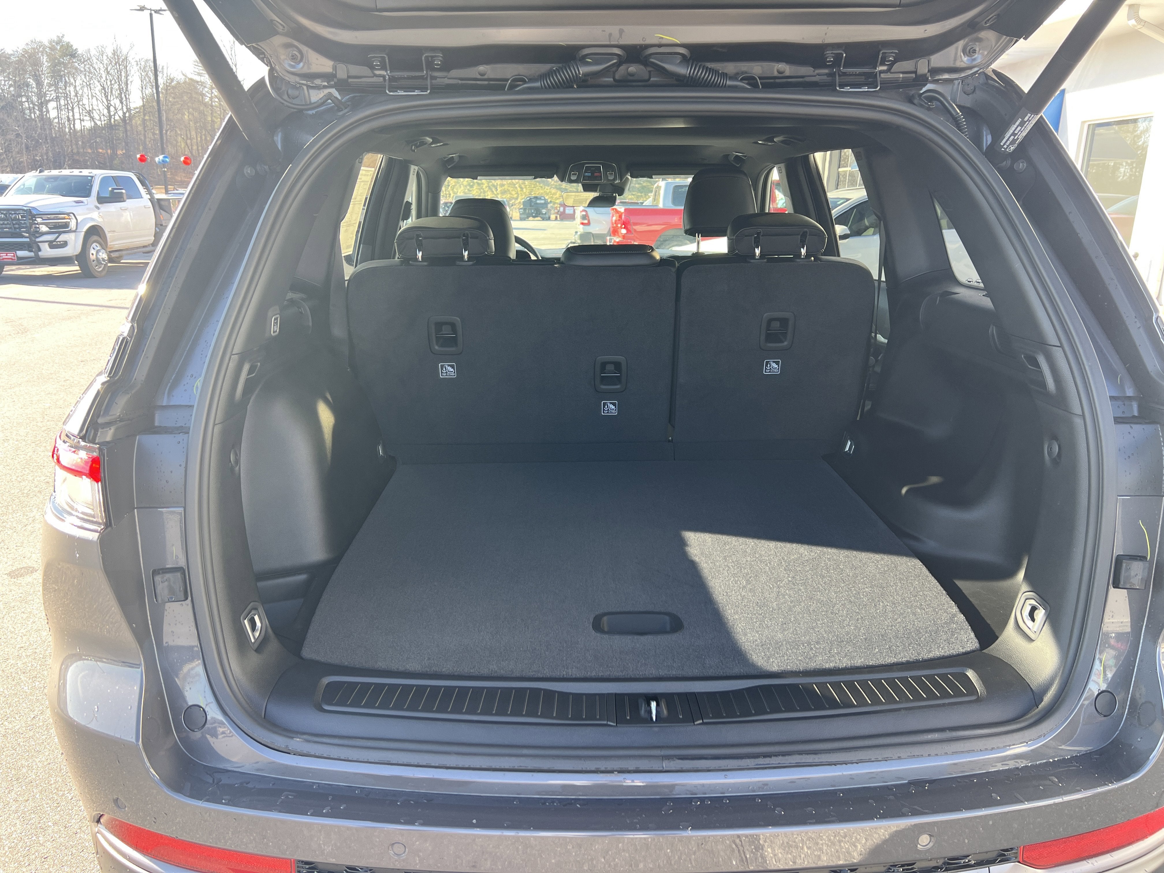 2026 Jeep Grand Cherokee Laredo Altitude