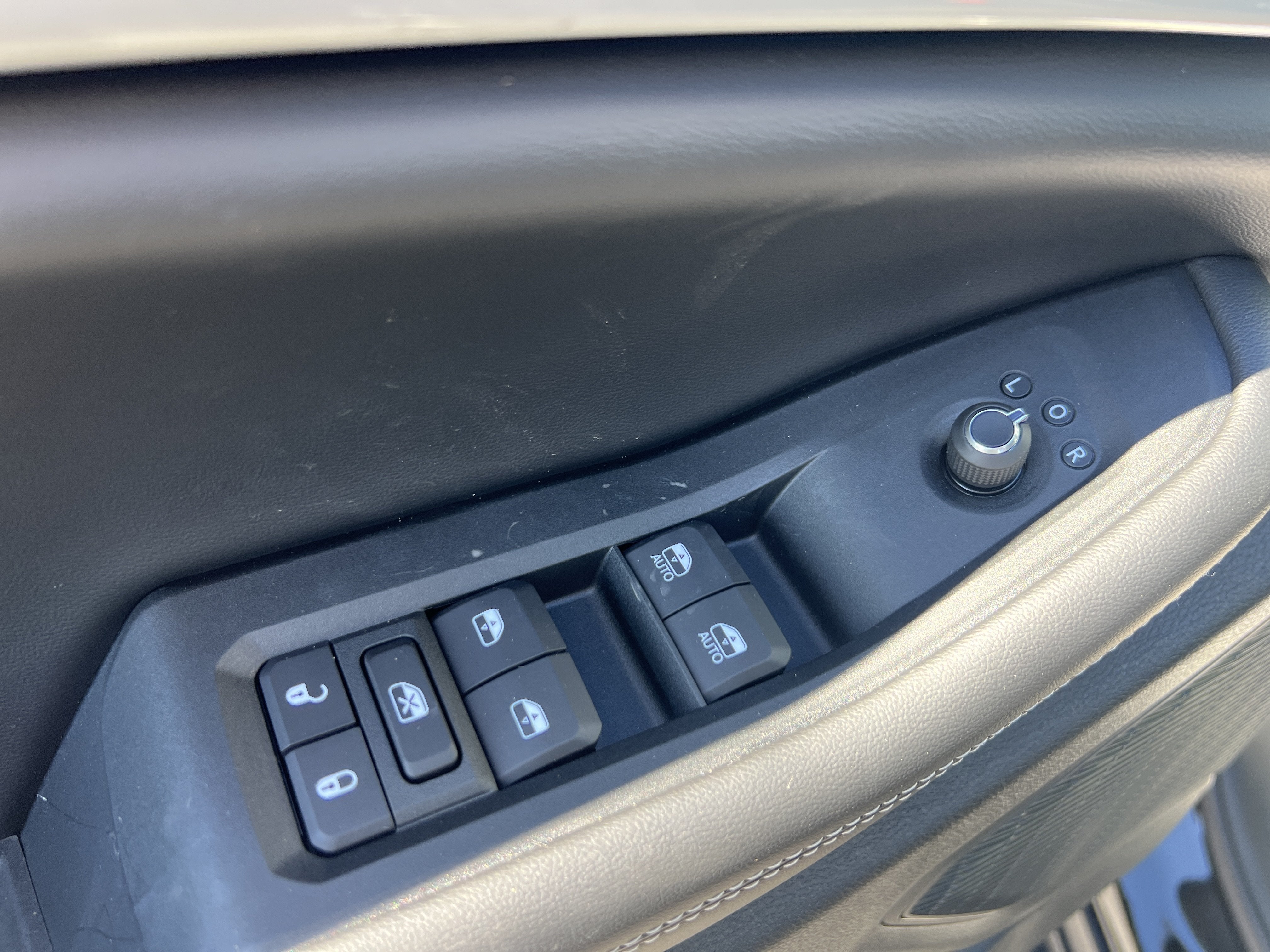 2027 Jeep Grand Cherokee Laredo Altitude