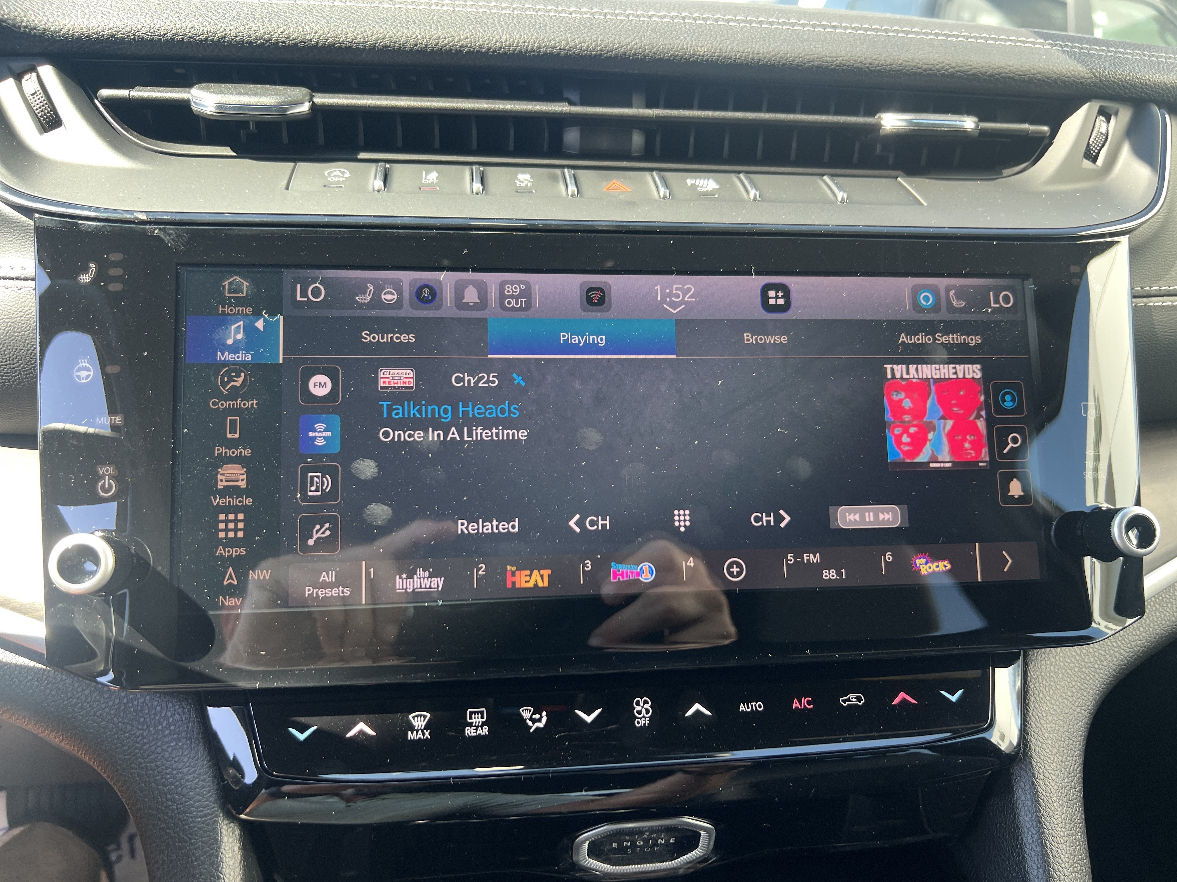 2027 Jeep Grand Cherokee Laredo Altitude