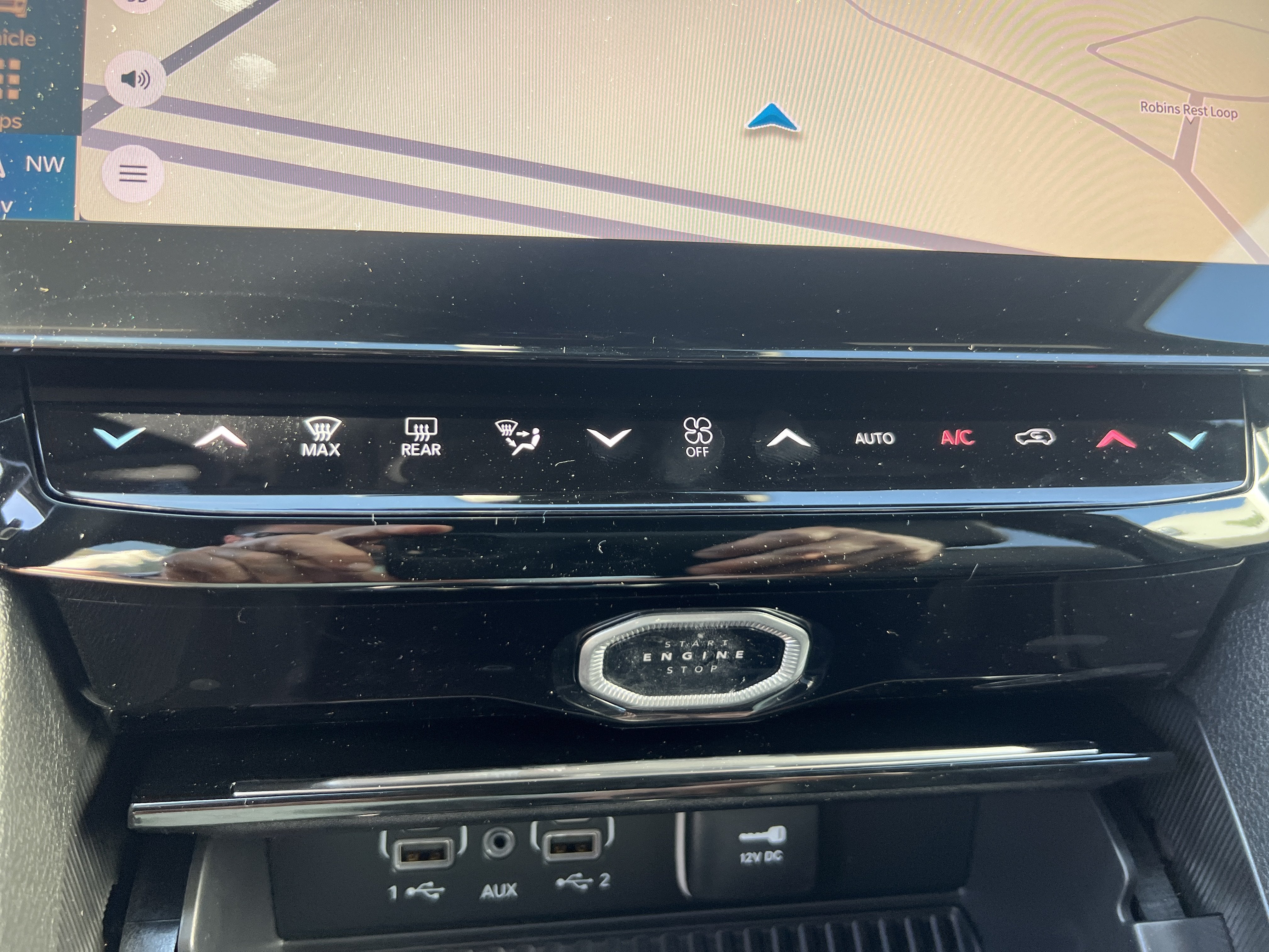 2027 Jeep Grand Cherokee Laredo Altitude