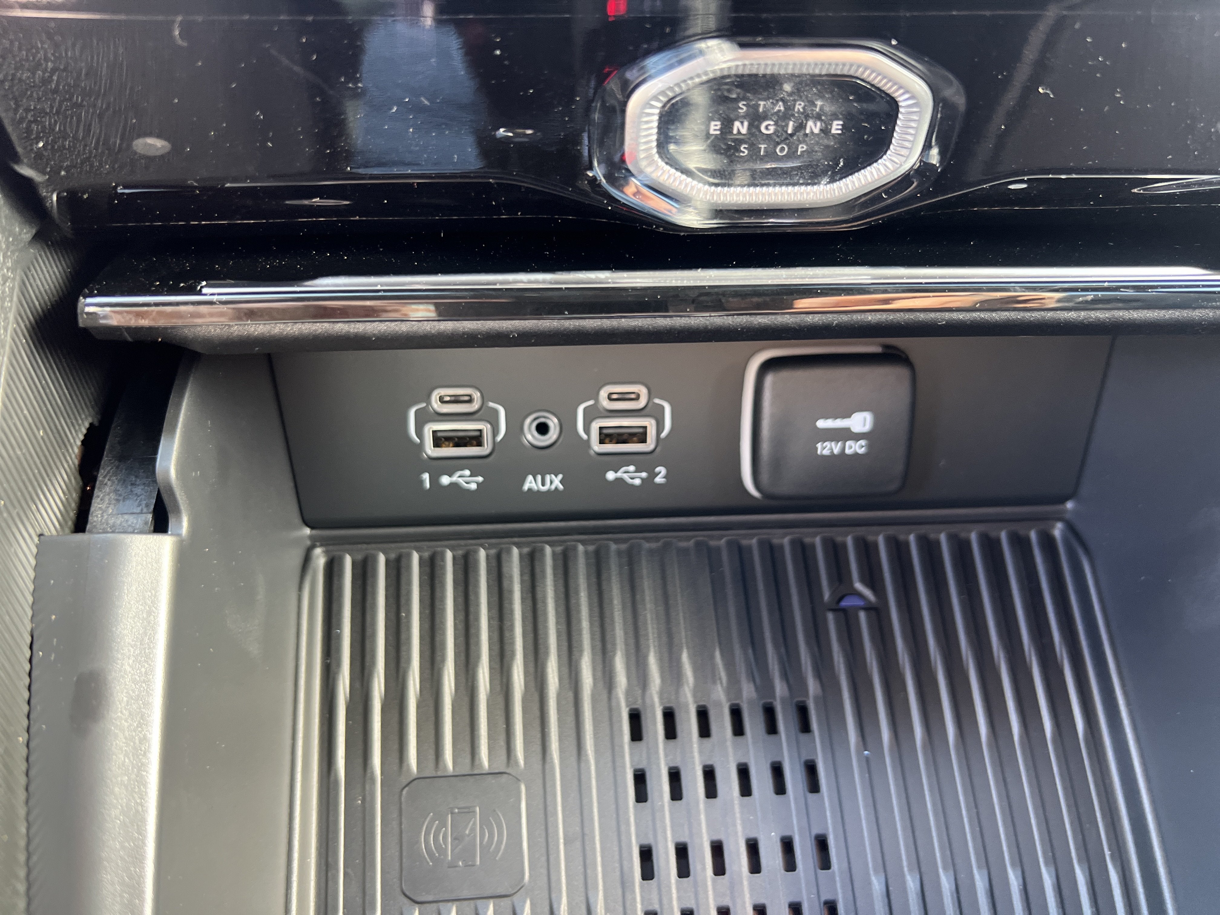 2027 Jeep Grand Cherokee Laredo Altitude