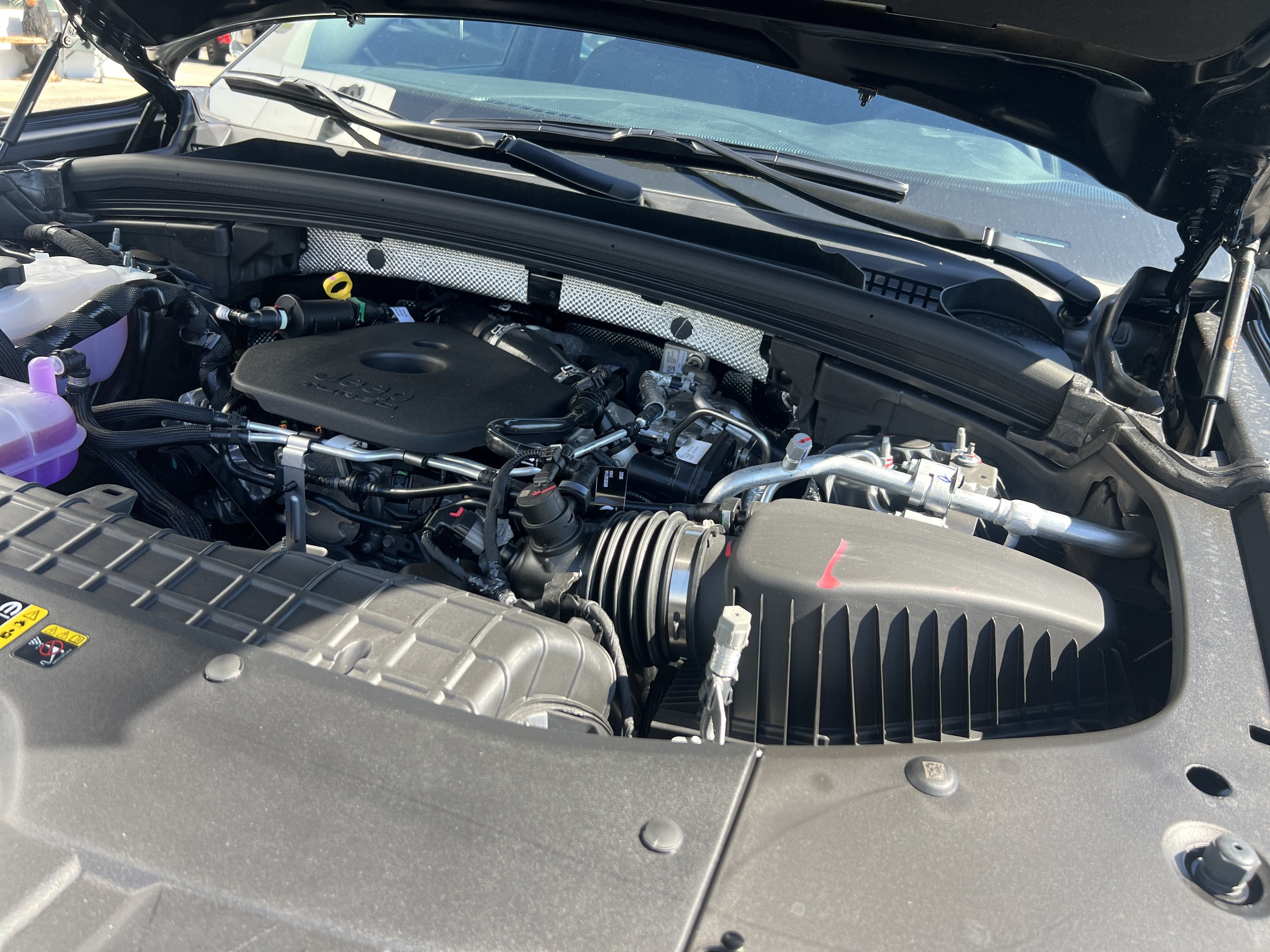 2027 Jeep Grand Cherokee Laredo Altitude