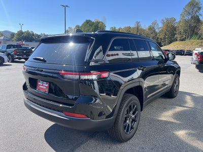 2027 Jeep Grand Cherokee Laredo Altitude