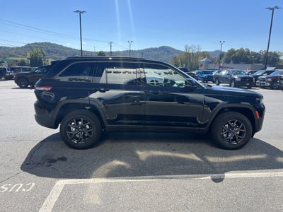 2027 Jeep Grand Cherokee Laredo Altitude