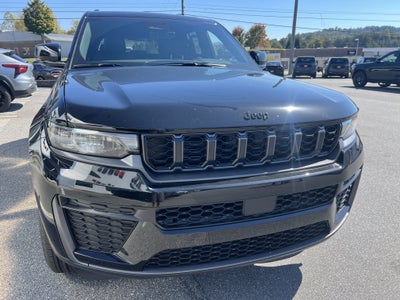 2027 Jeep Grand Cherokee Laredo Altitude