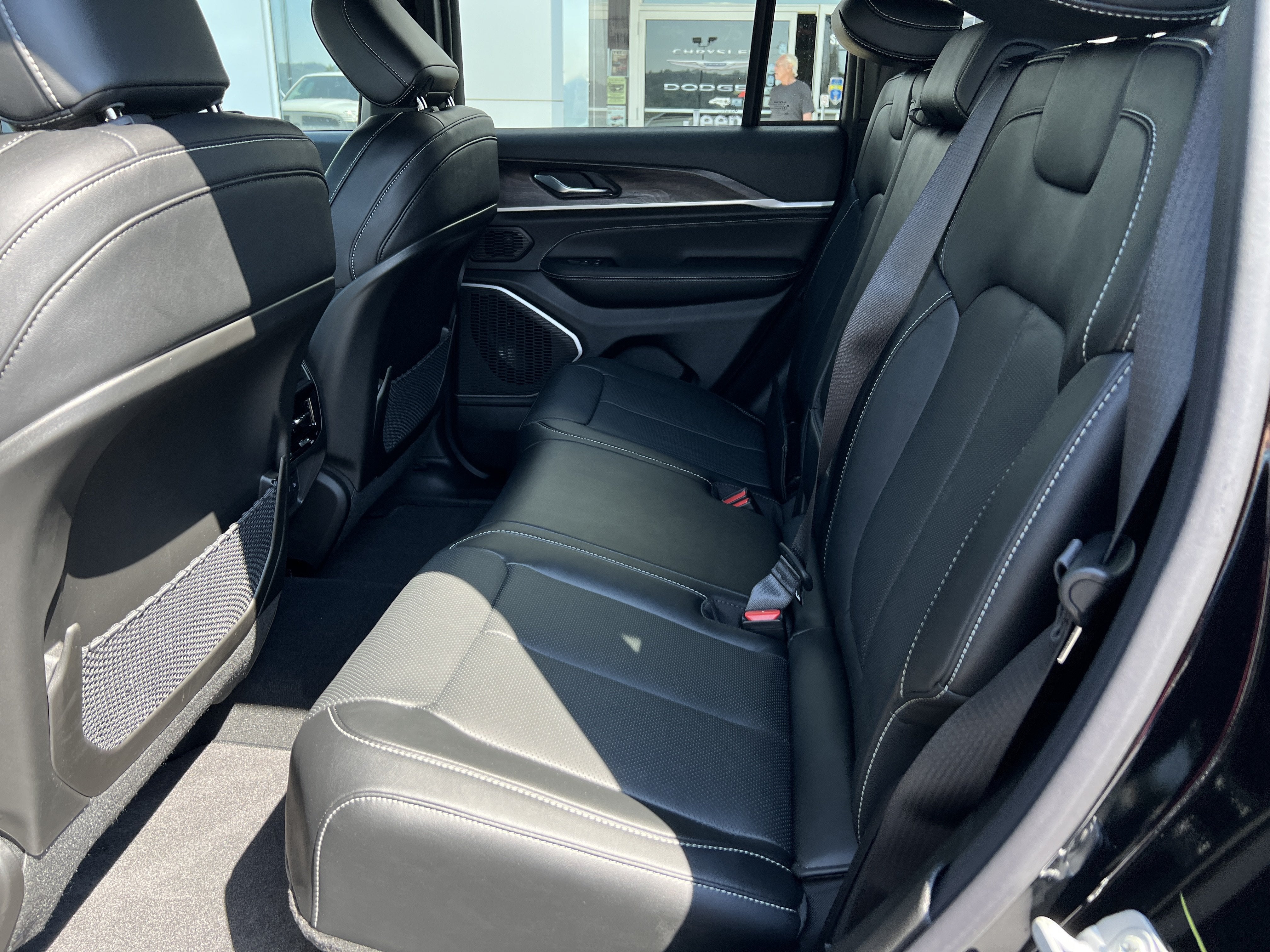 2027 Jeep Grand Cherokee Limited Reserve