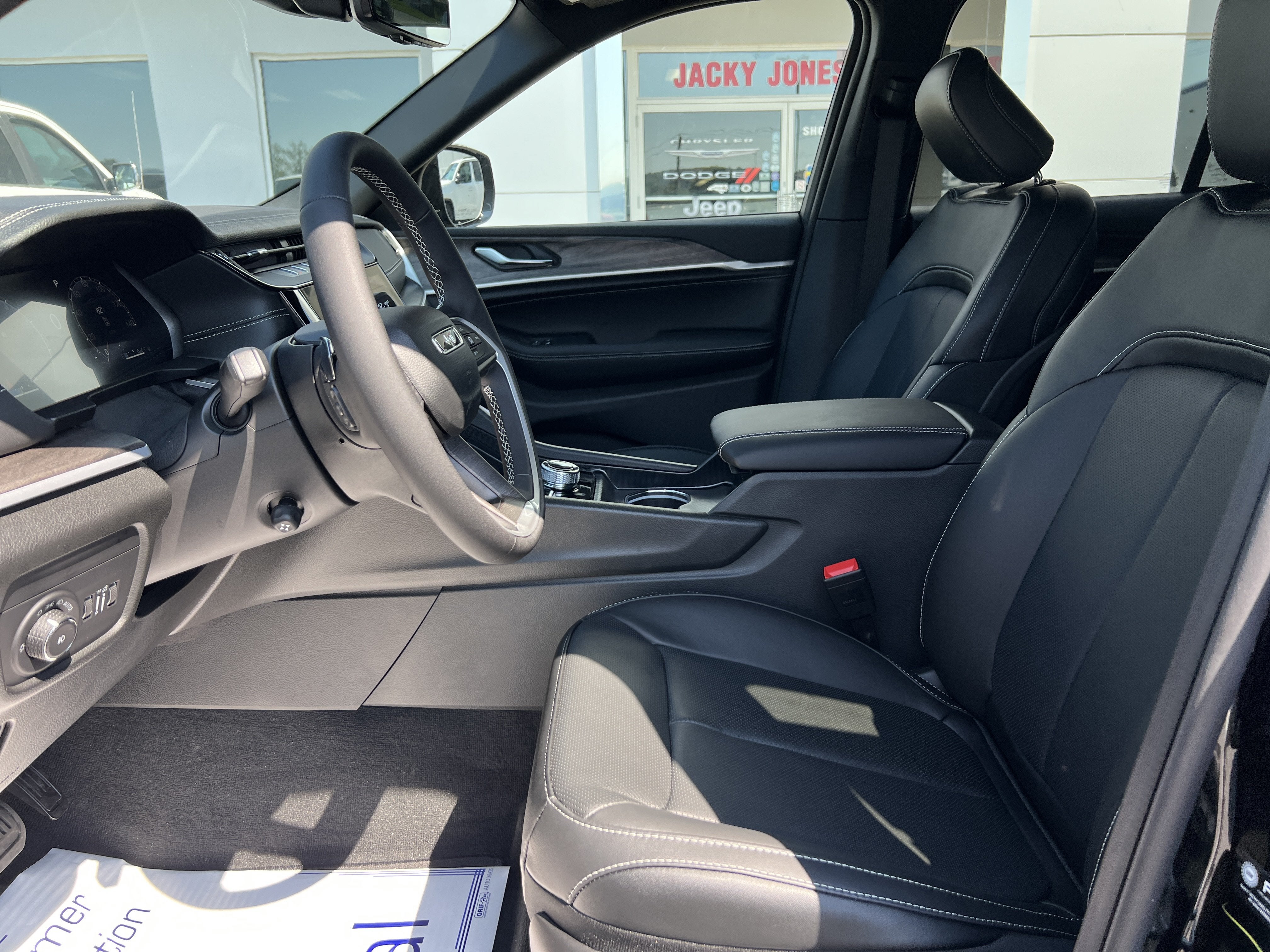 2027 Jeep Grand Cherokee Limited Reserve