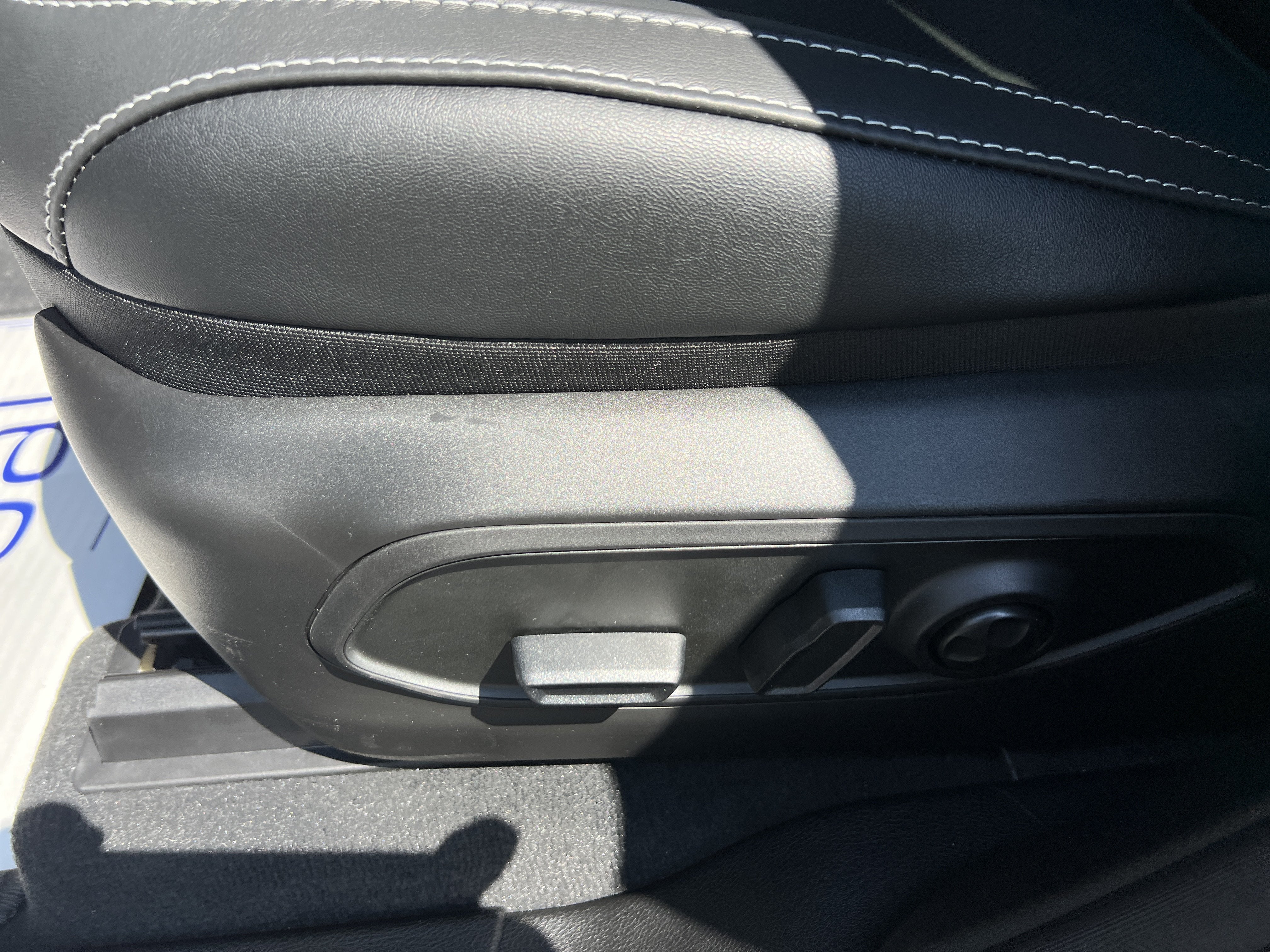 2027 Jeep Grand Cherokee Limited Reserve