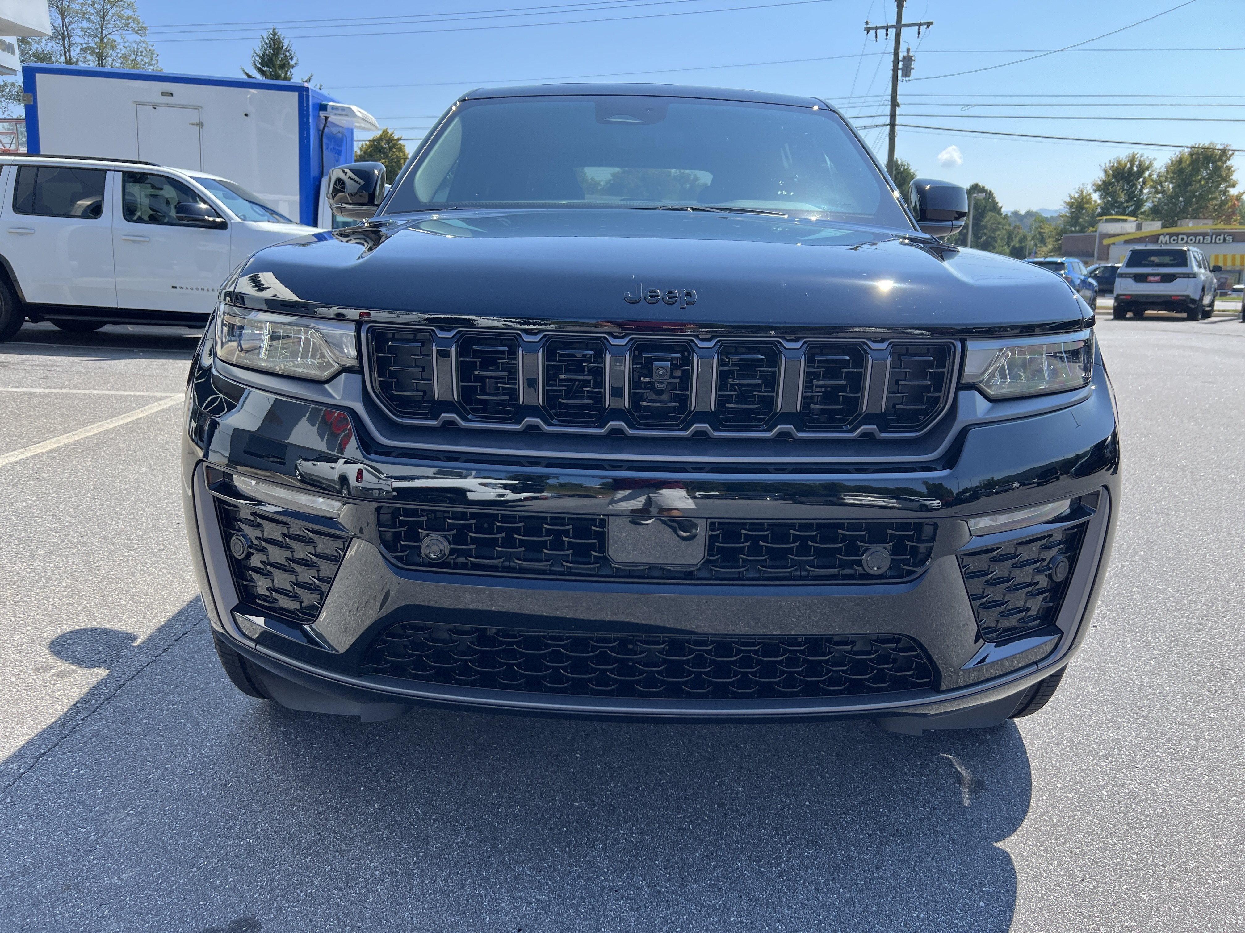 2027 Jeep Grand Cherokee Limited Reserve