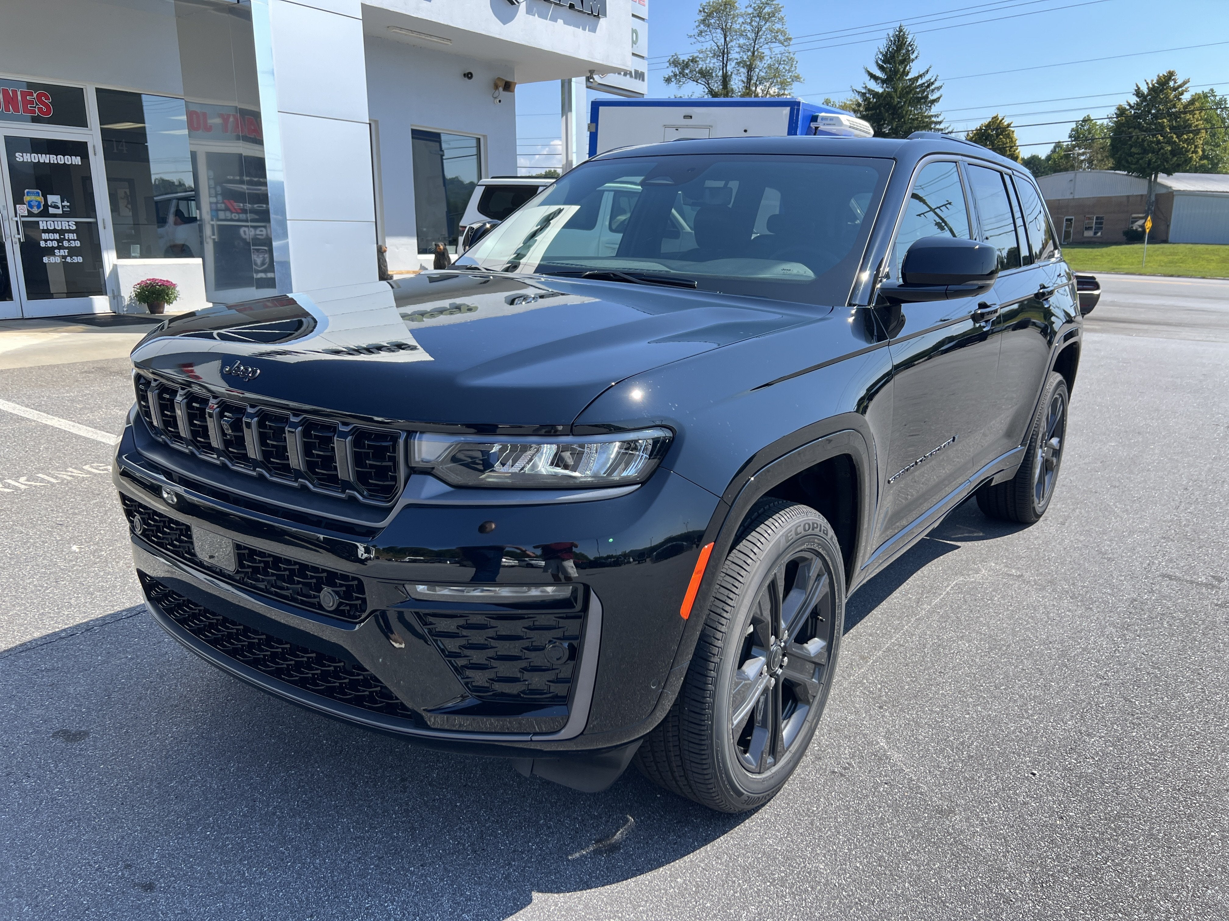 2027 Jeep Grand Cherokee Limited Reserve