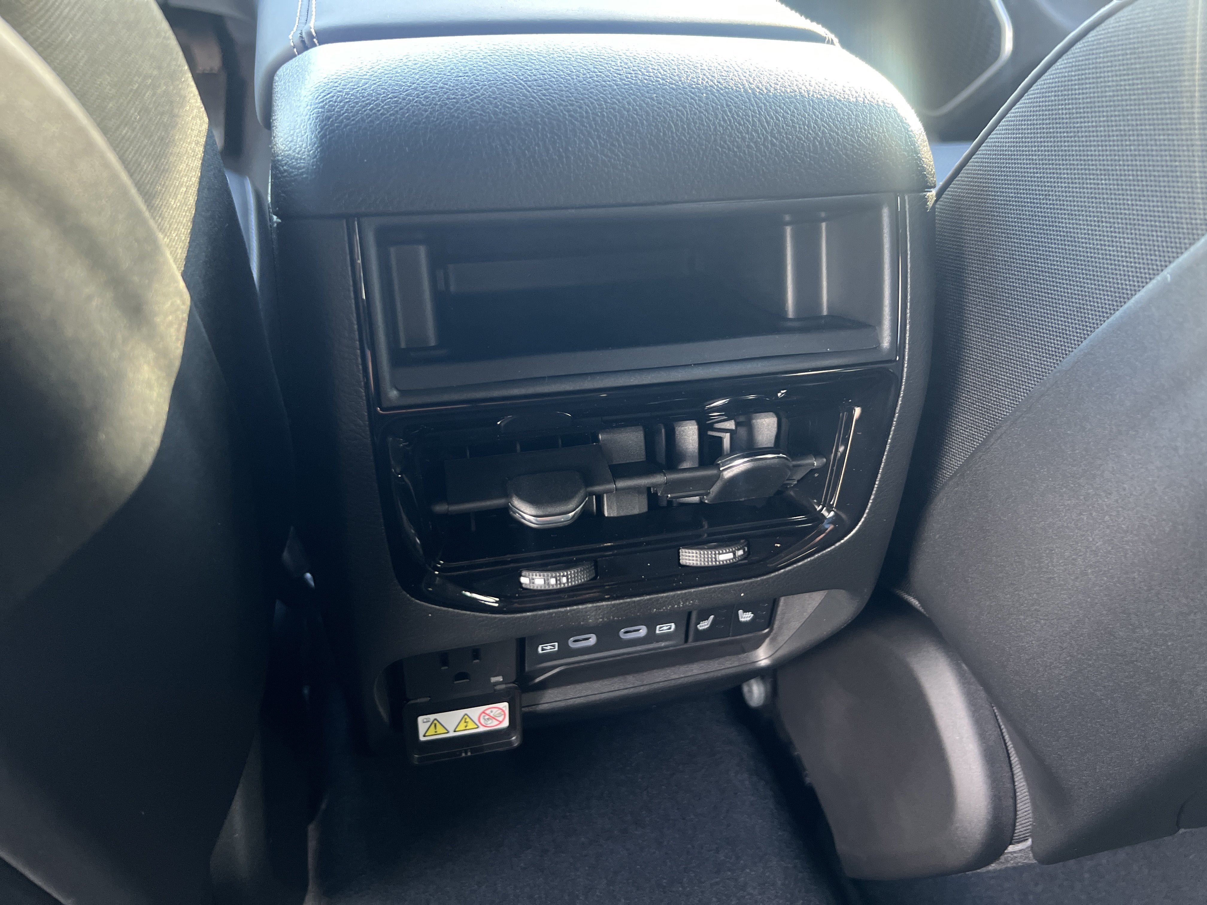 2027 Jeep Grand Cherokee Limited Reserve