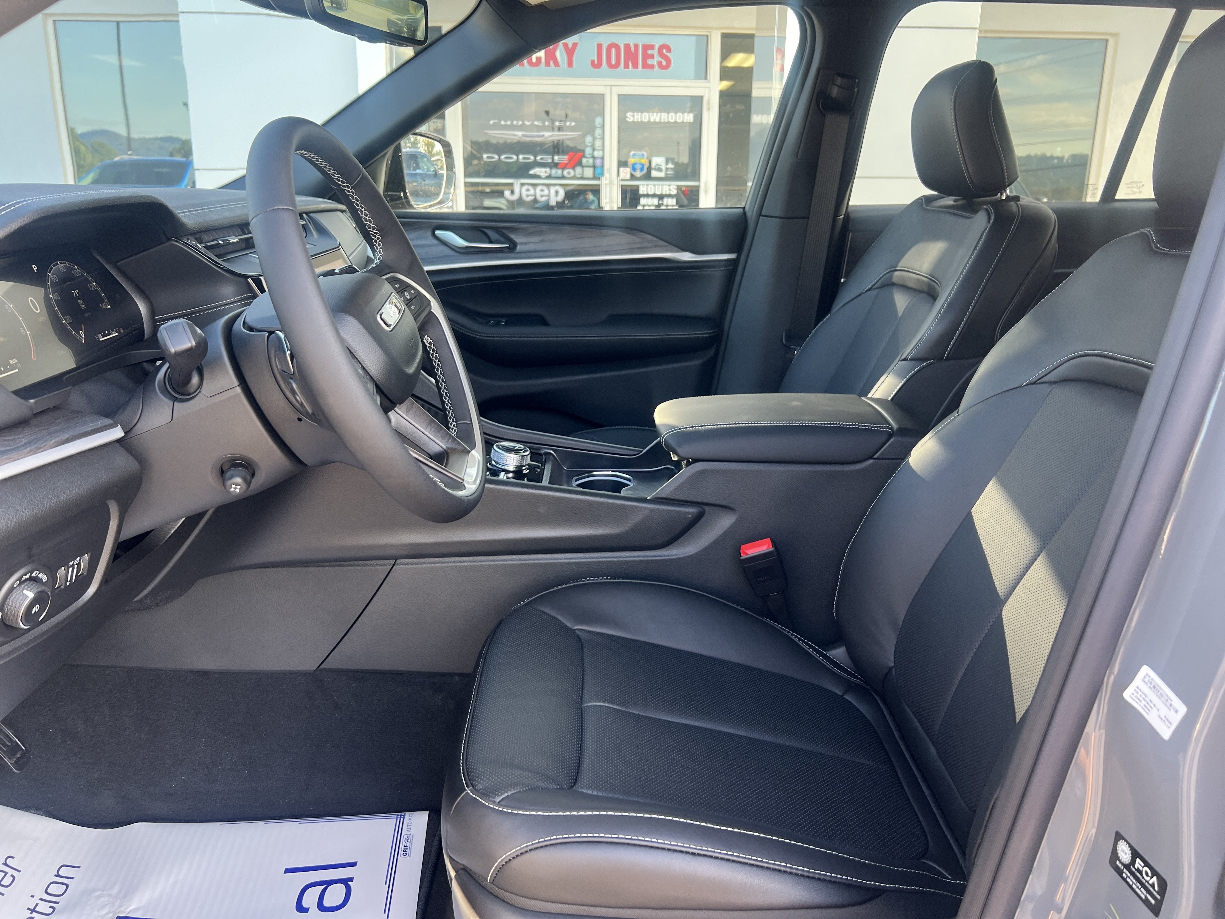2027 Jeep Grand Cherokee Limited Reserve