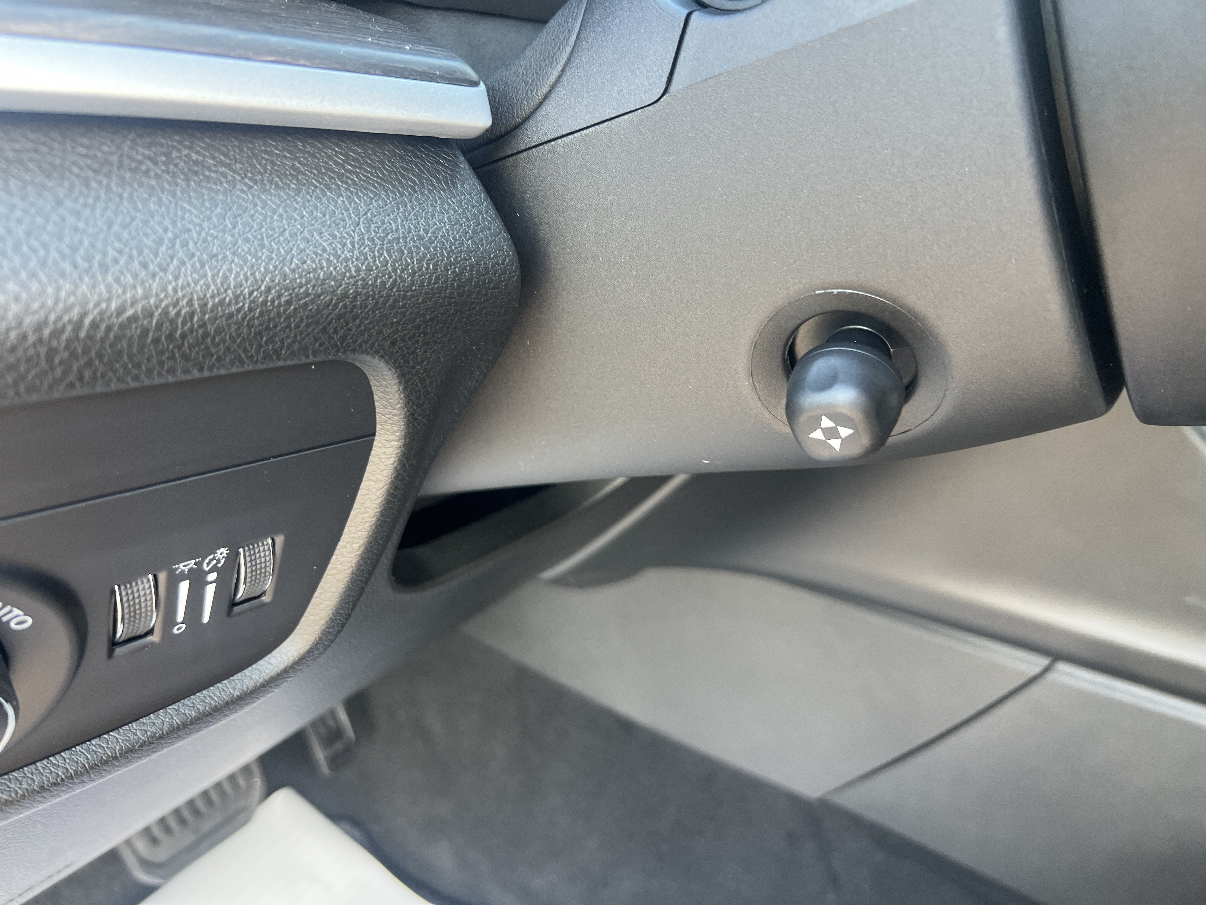 2027 Jeep Grand Cherokee Limited Reserve