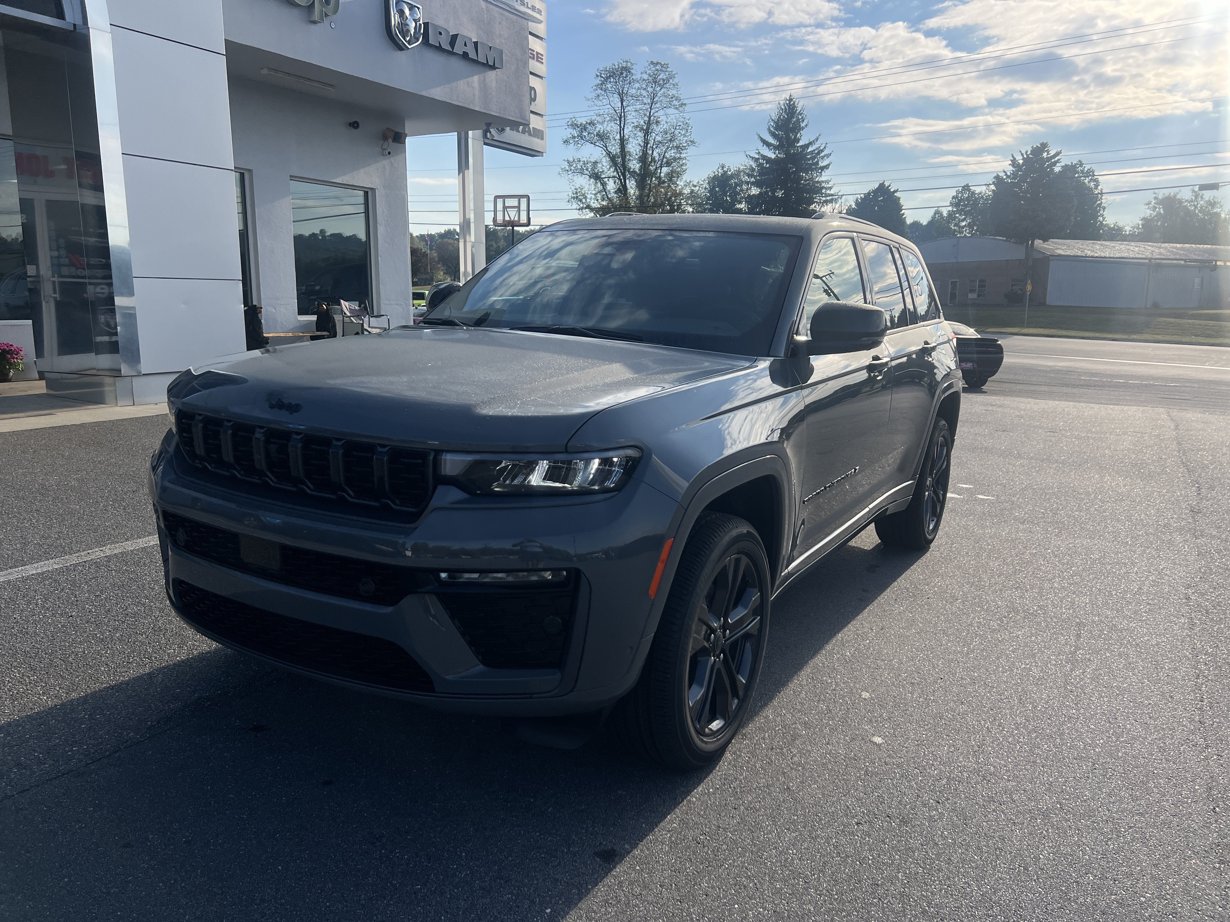 2027 Jeep Grand Cherokee Limited Reserve