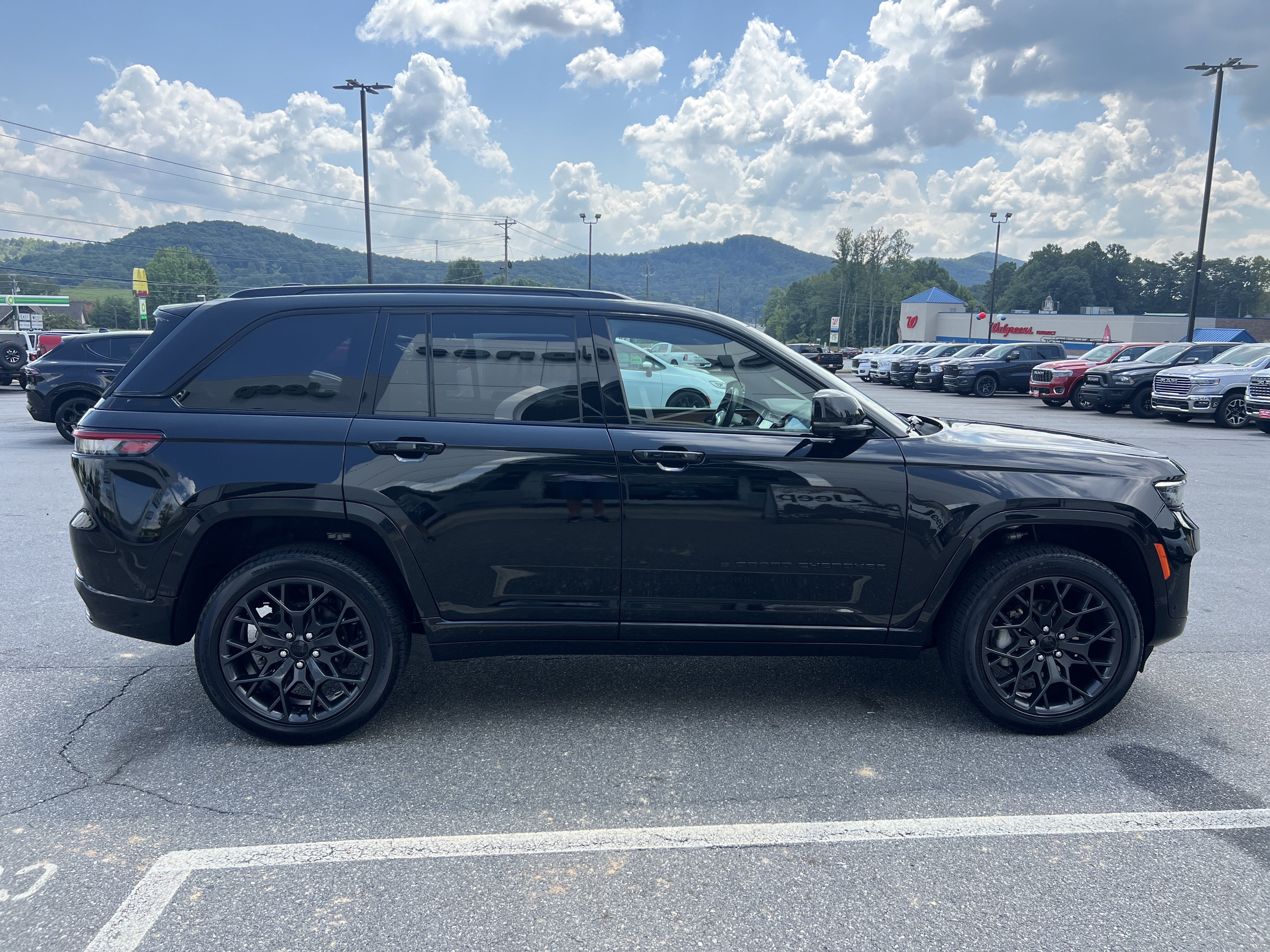 2025 Jeep Grand Cherokee Summit Reserve