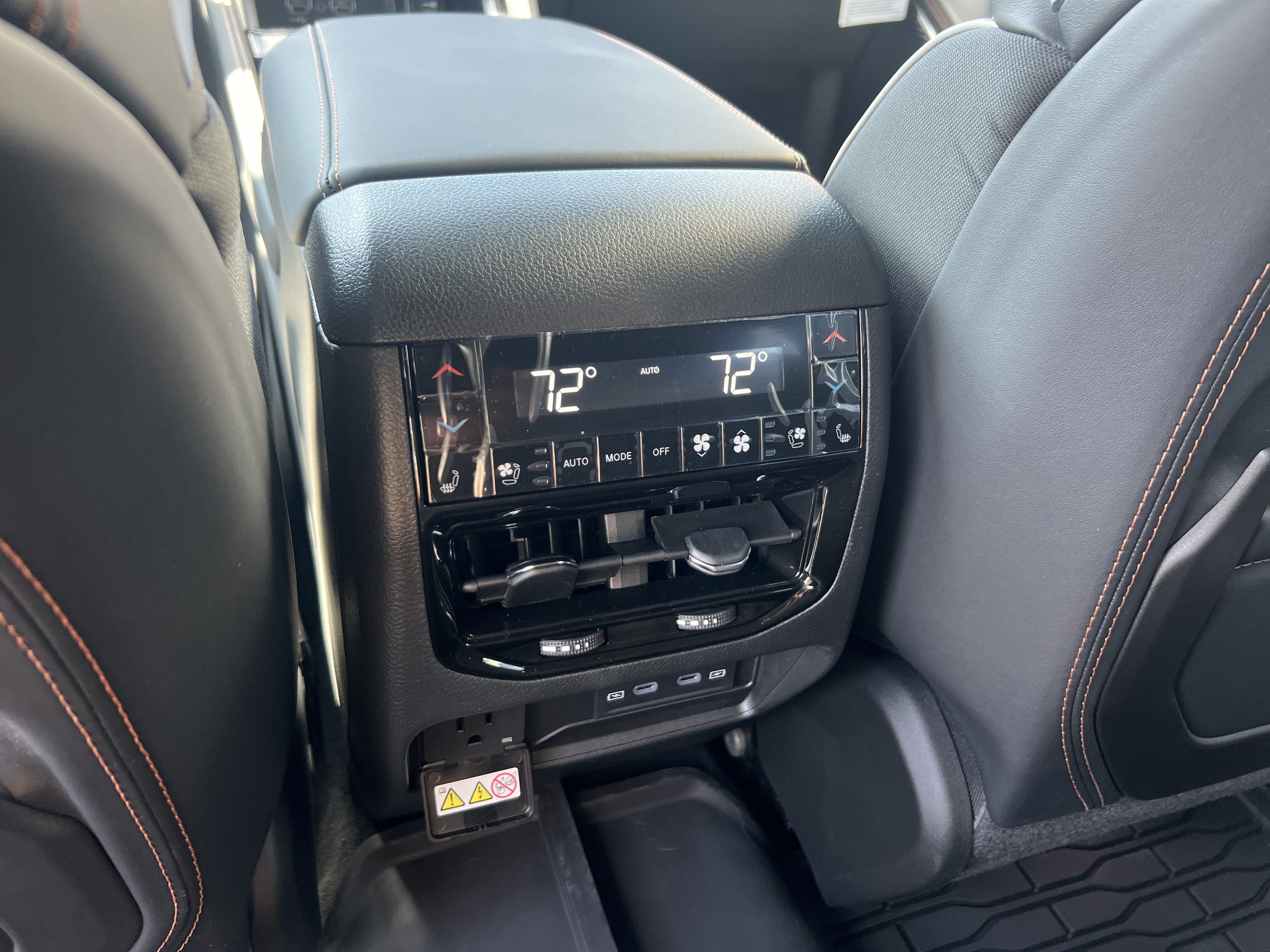 2027 Jeep Grand Cherokee Summit
