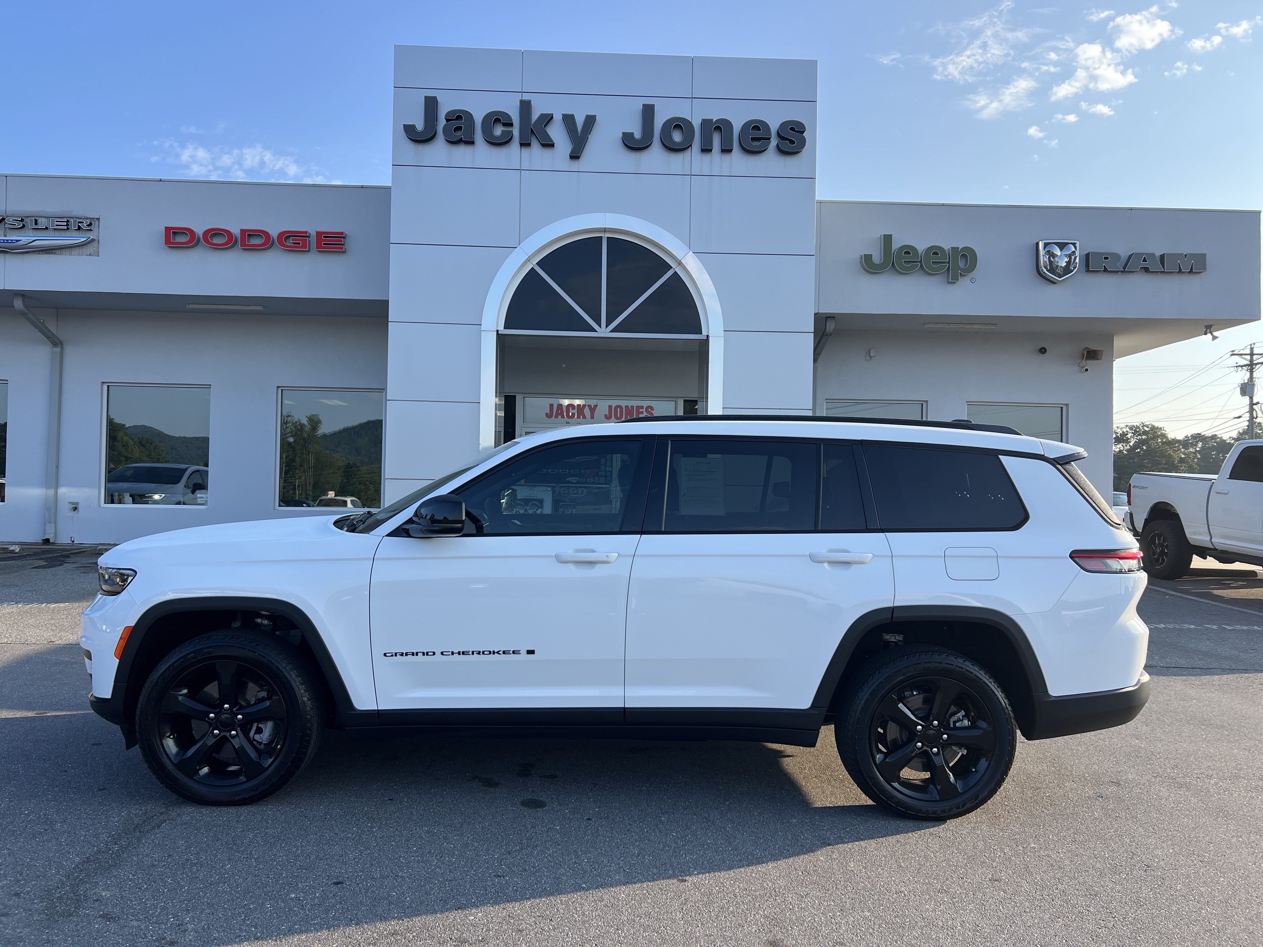 2022 Jeep Grand Cherokee L Altitude