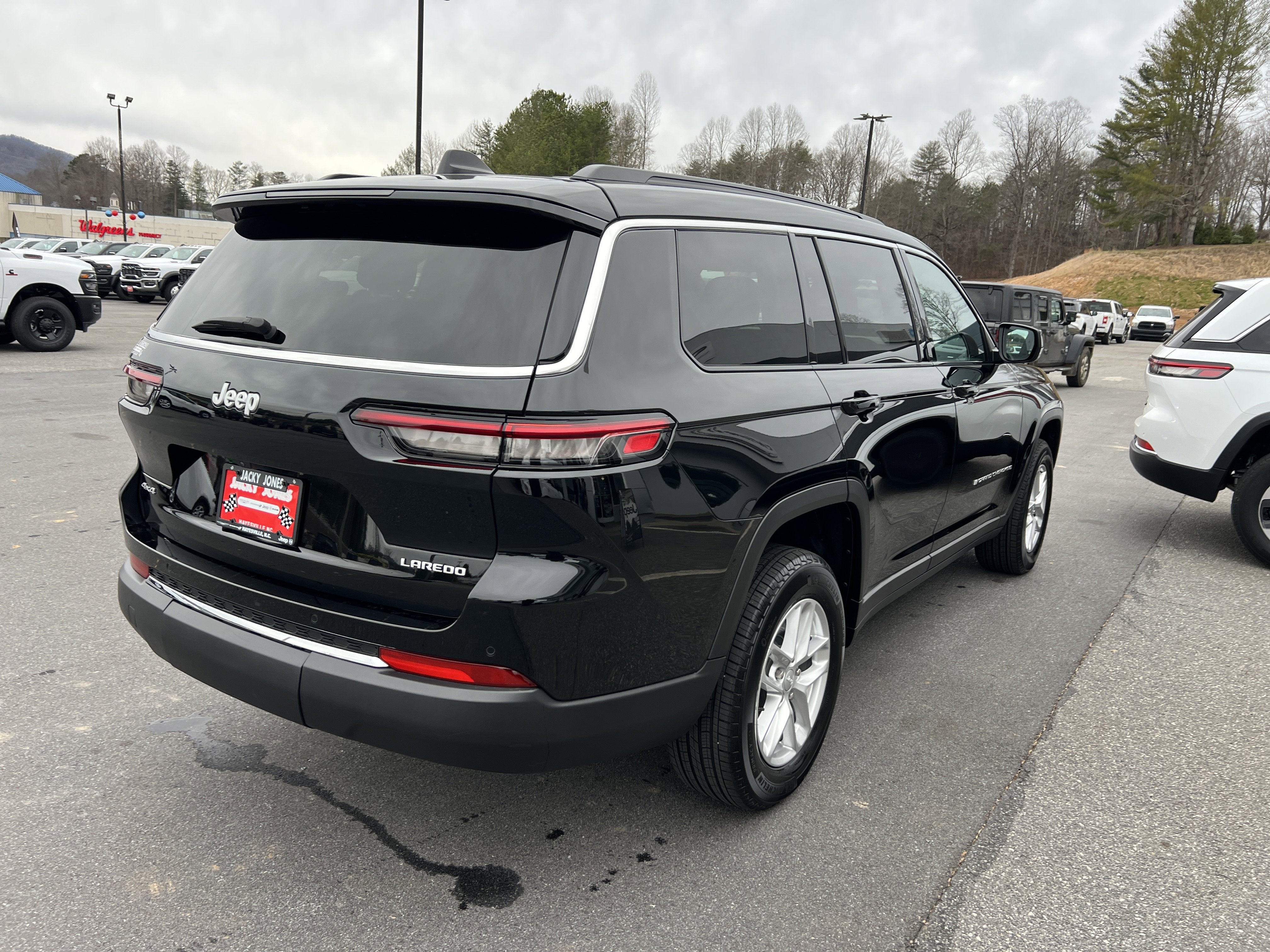 2024 Jeep Grand Cherokee L Laredo