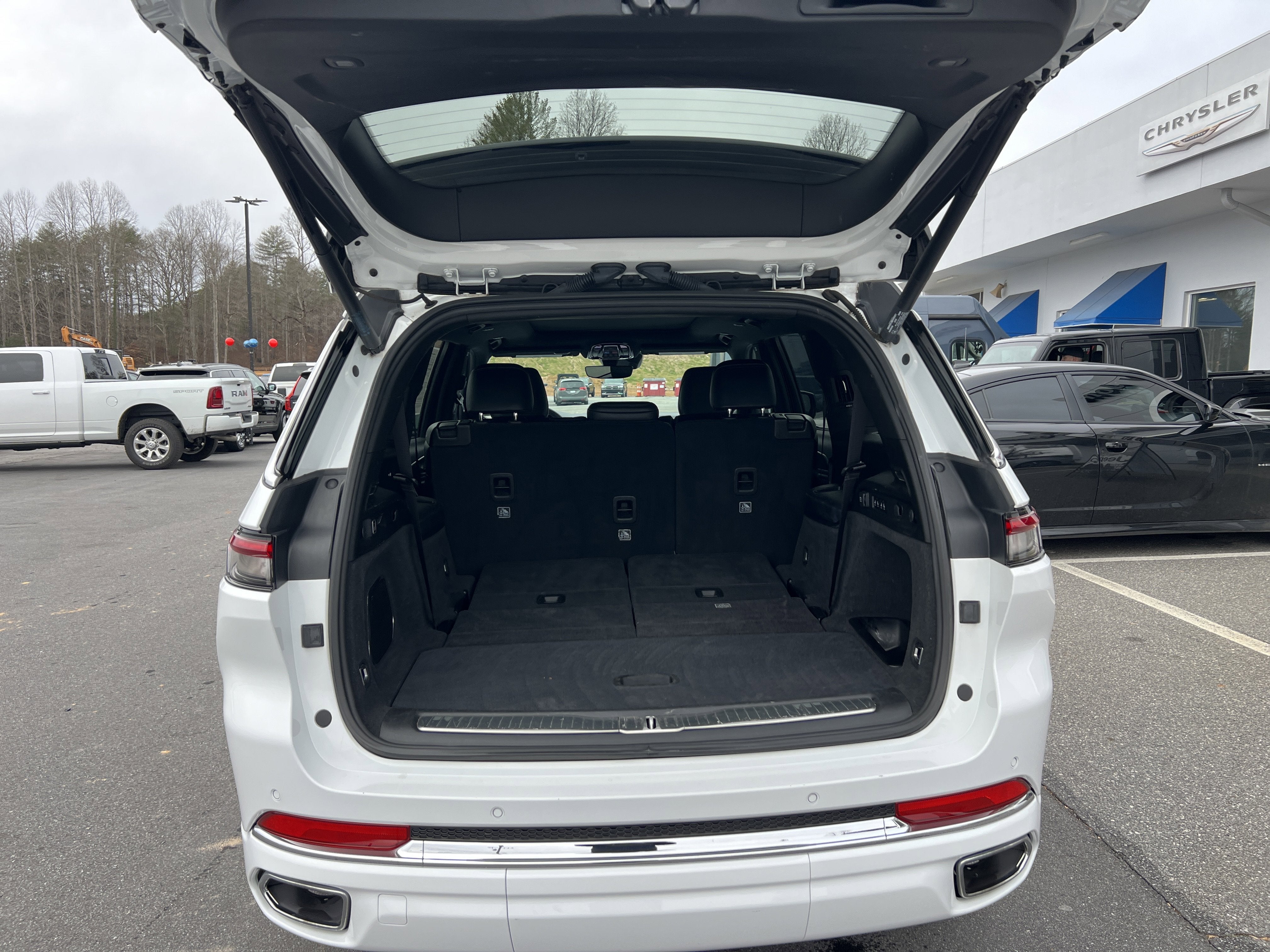 2023 Jeep Grand Cherokee L Overland