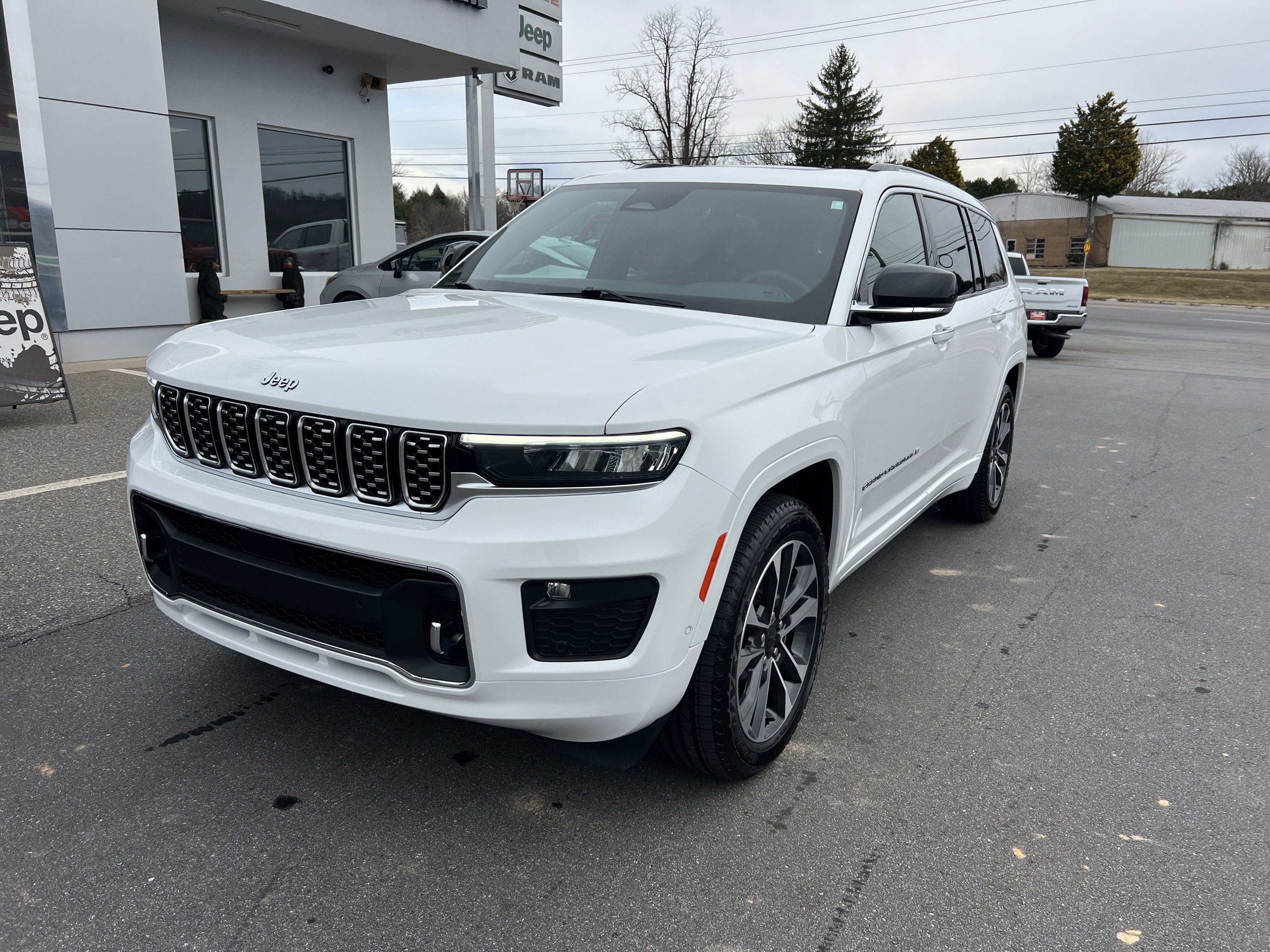 2023 Jeep Grand Cherokee L Overland