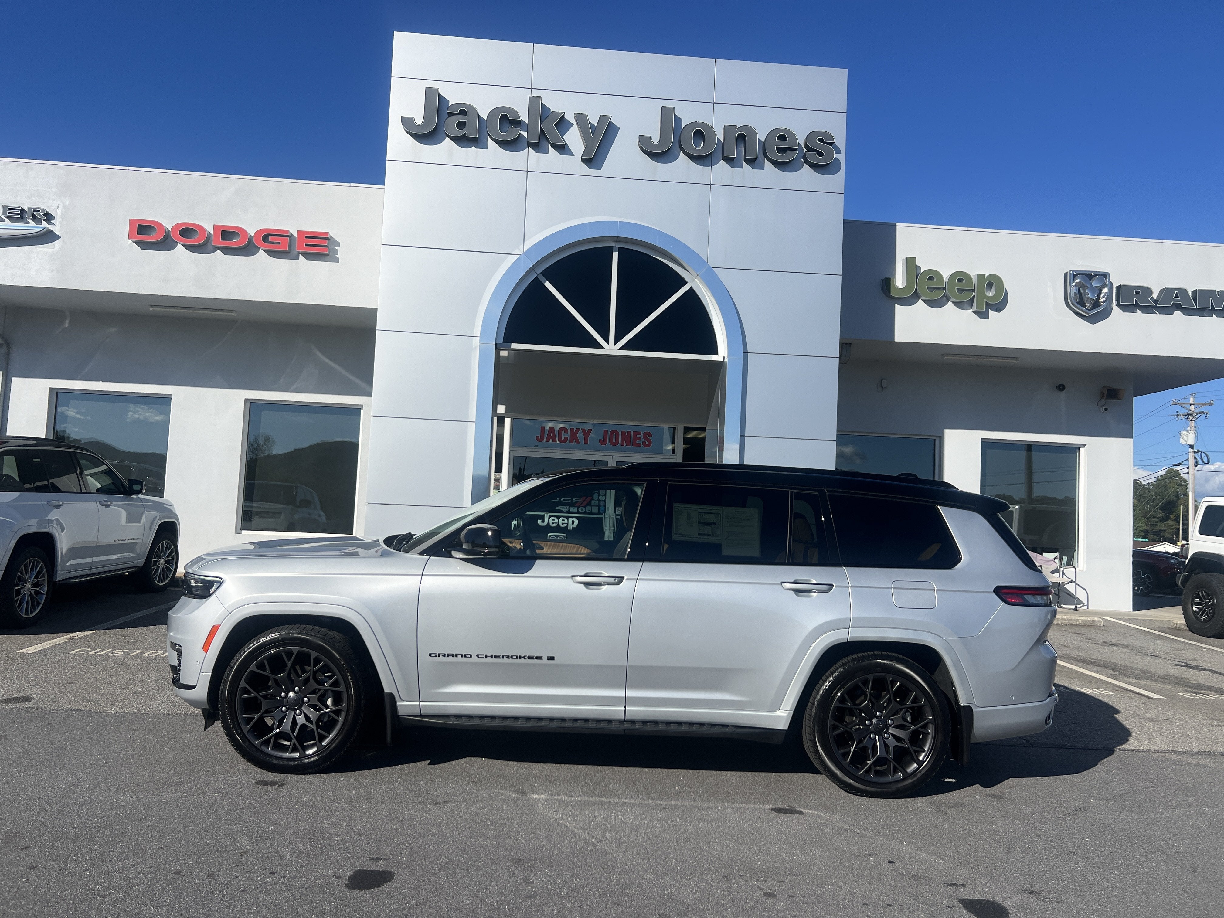 2025 Jeep Grand Cherokee L Summit Reserve