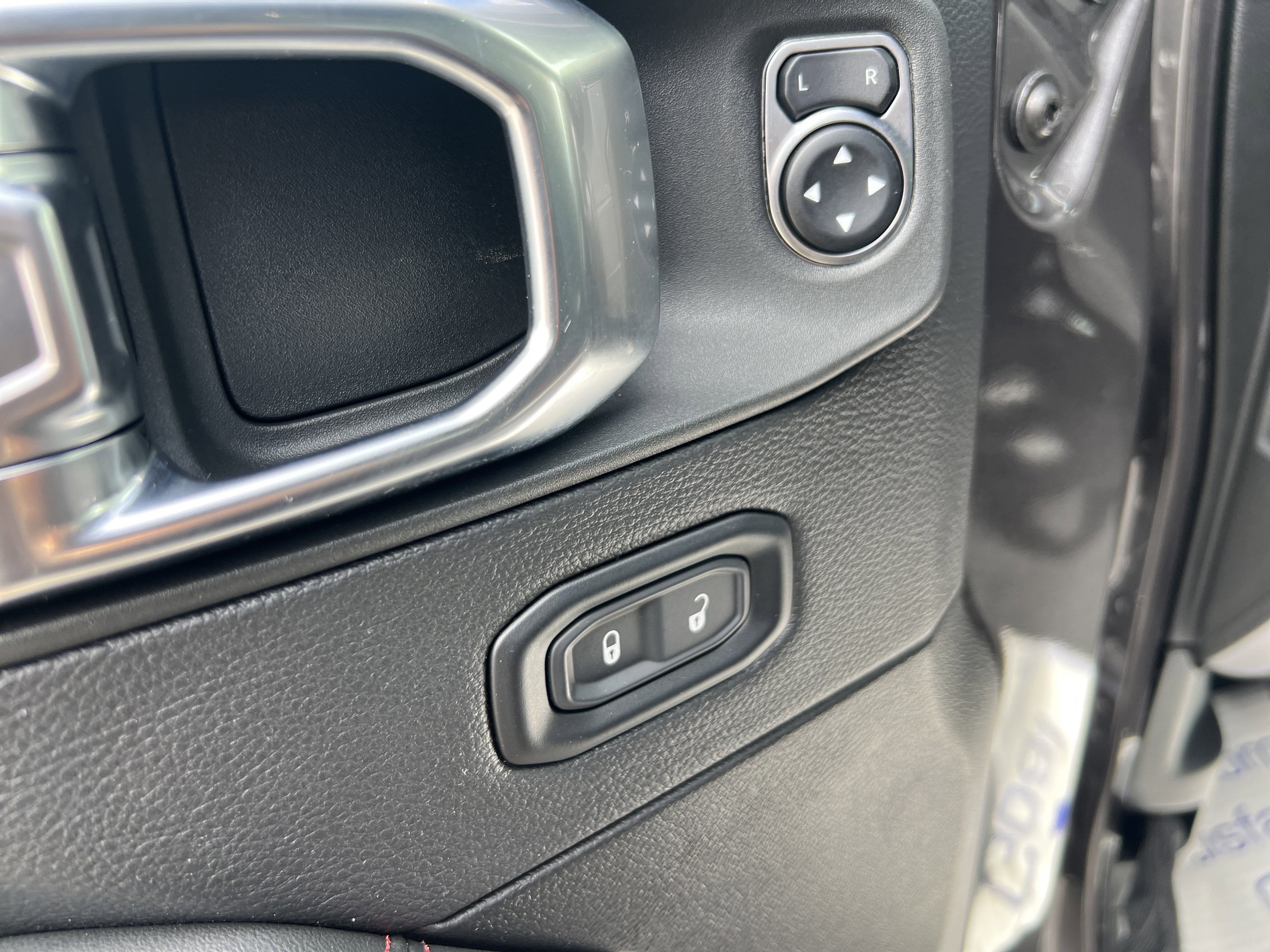 2025 Jeep Wrangler Rubicon X