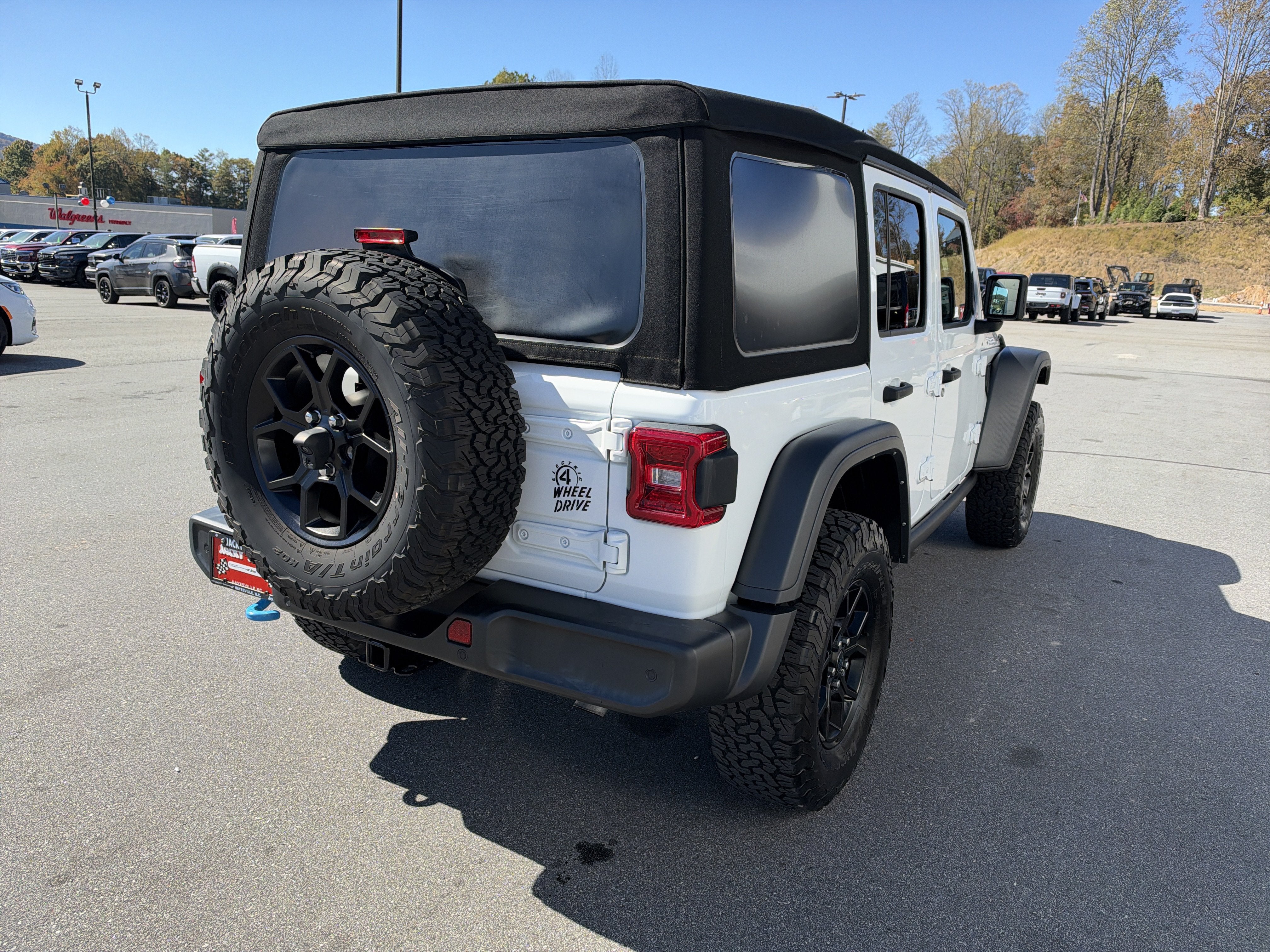 2024 Jeep Wrangler 4xe Willys