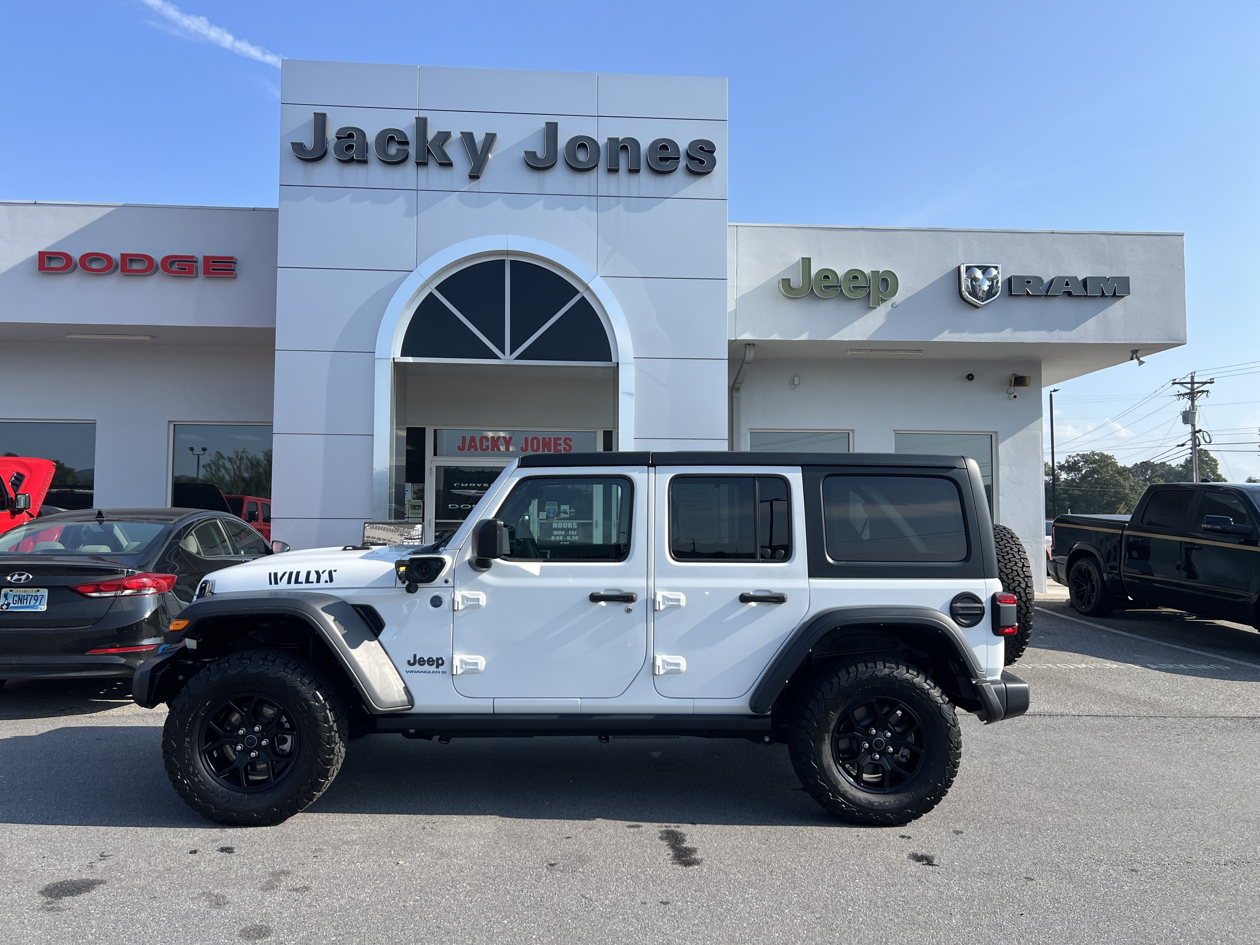 2024 Jeep Wrangler 4xe Willys