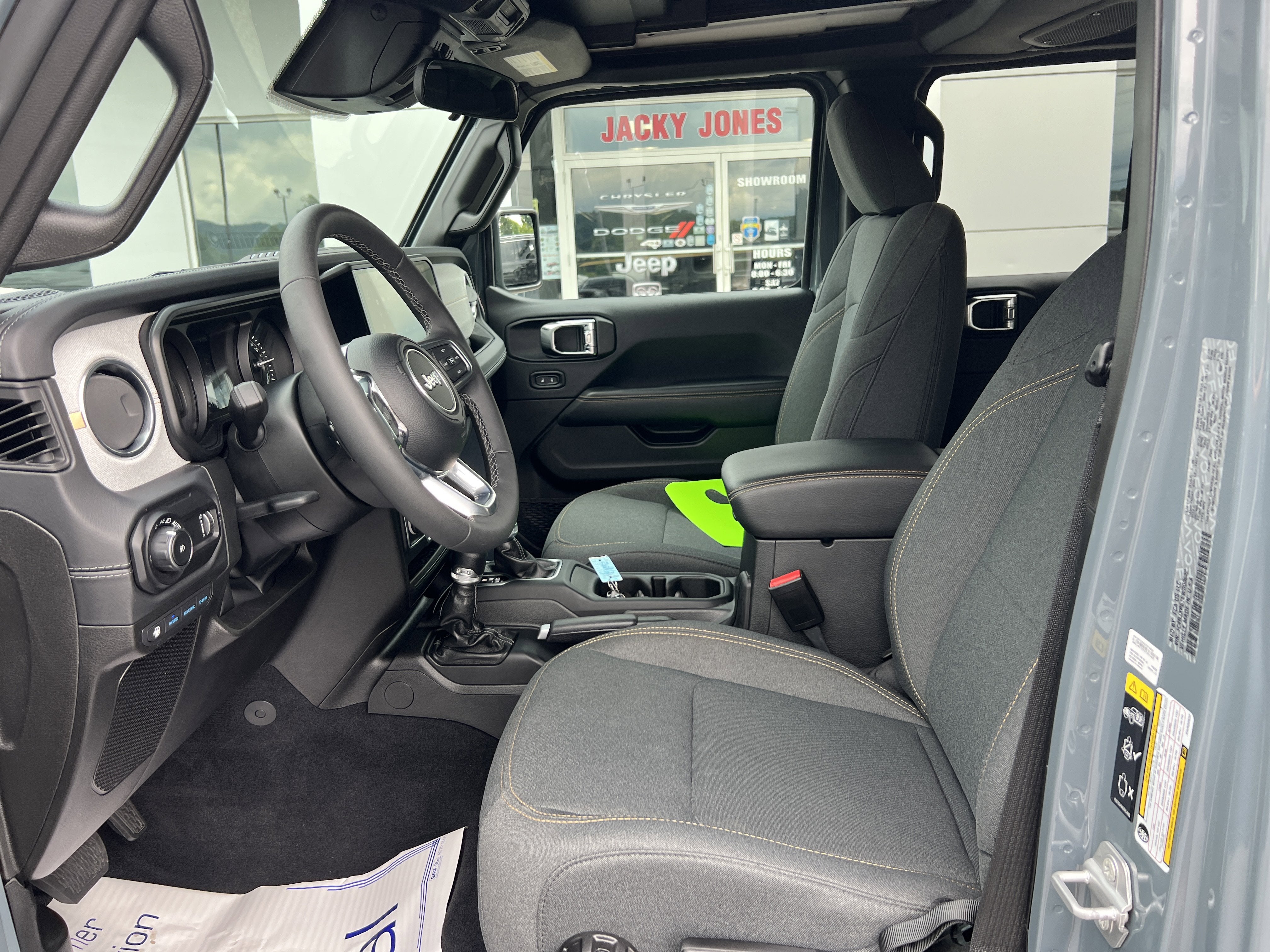 2025 Jeep Wrangler 4xe Sahara