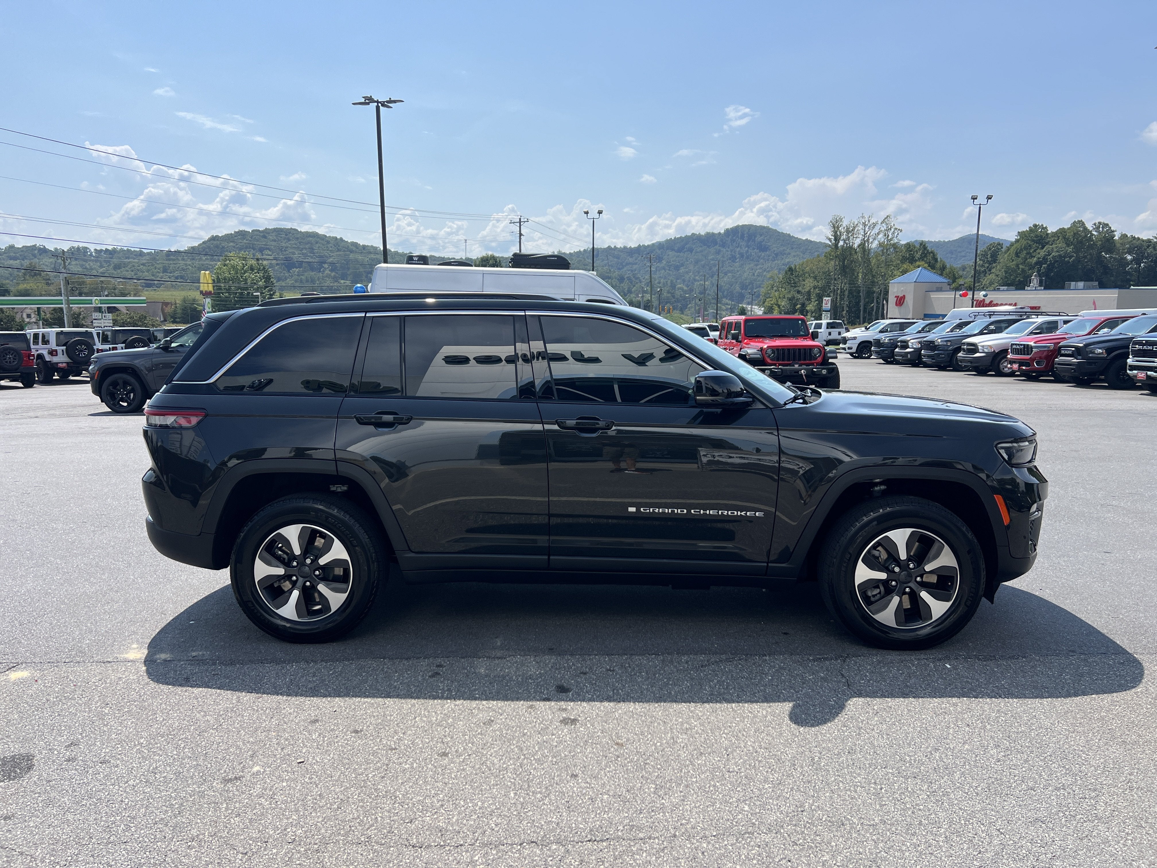 2023 Jeep Grand Cherokee 4xe 4x4