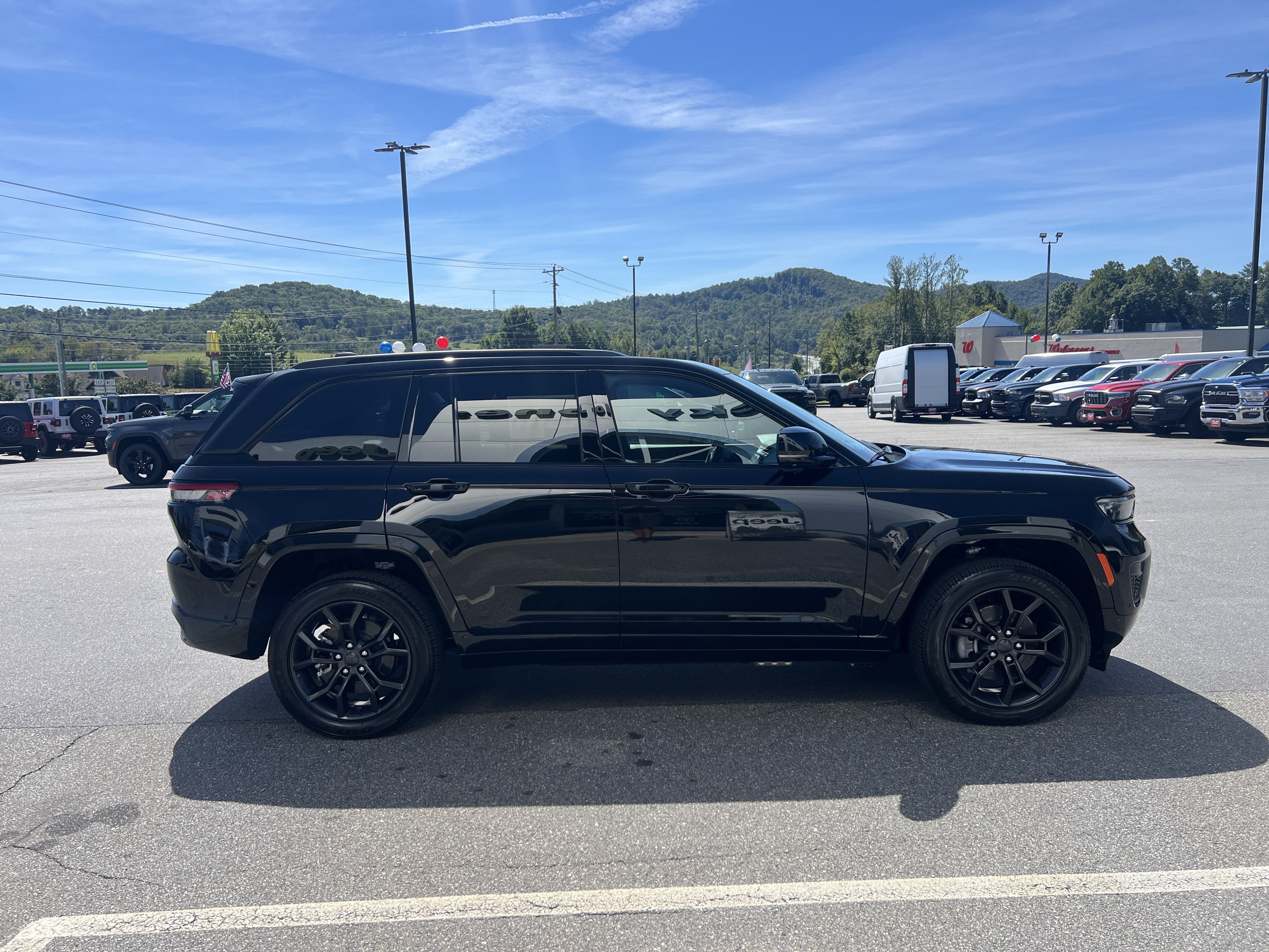 2025 Jeep Grand Cherokee 4xe Anniversary Edition