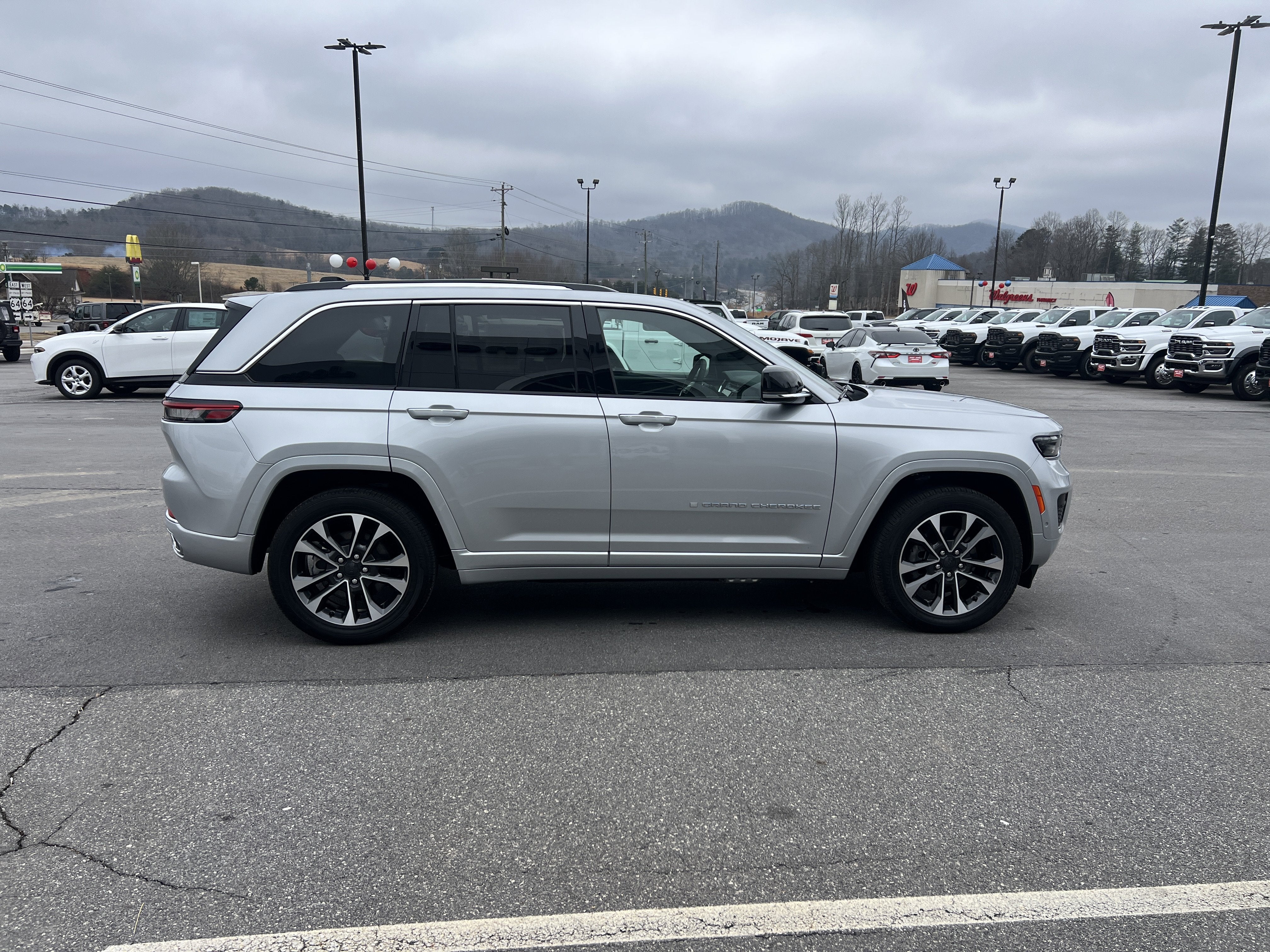 2024 Jeep Grand Cherokee 4xe Overland