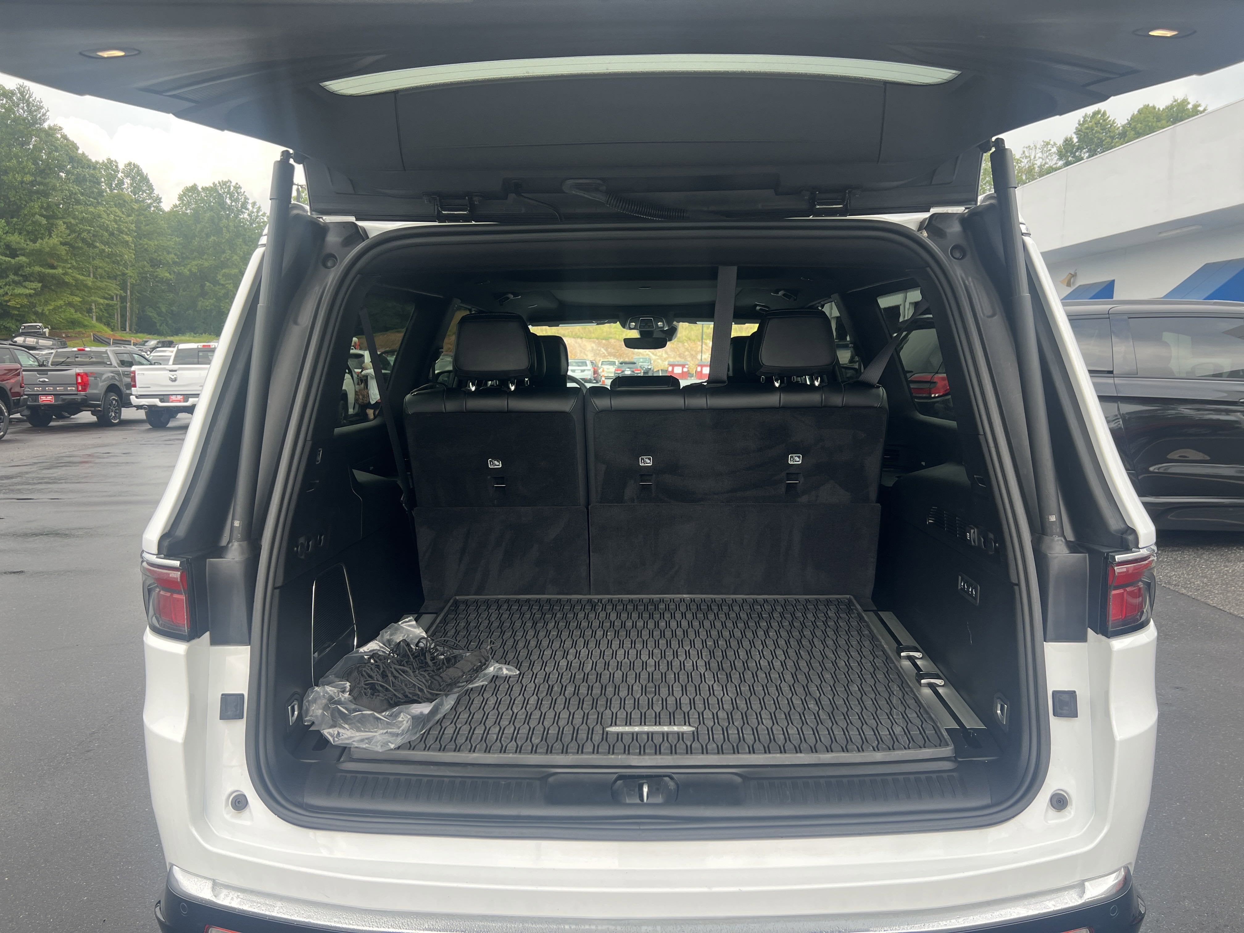 2024 Jeep Wagoneer L Series III