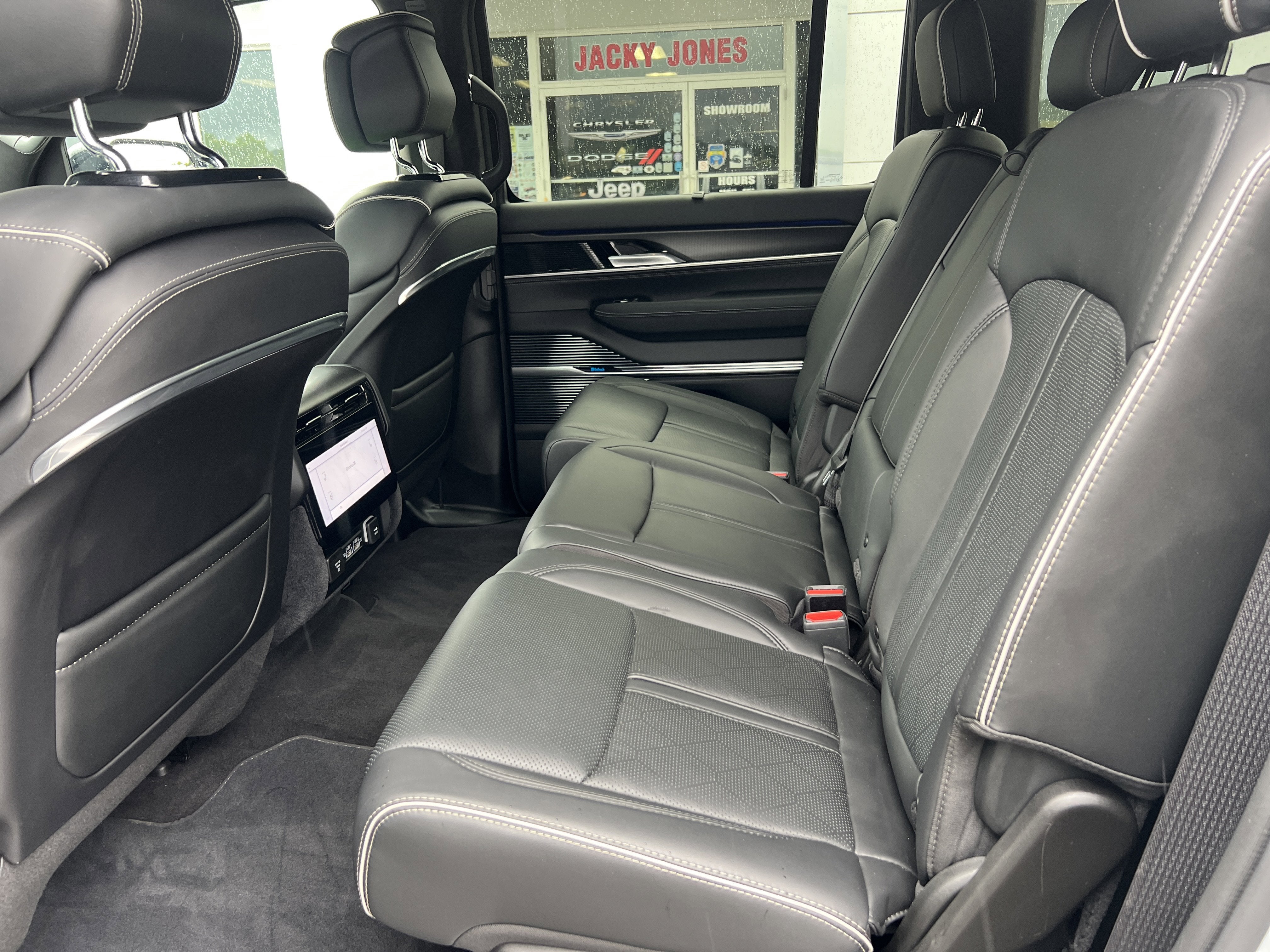 2024 Jeep Grand Wagoneer L Series II