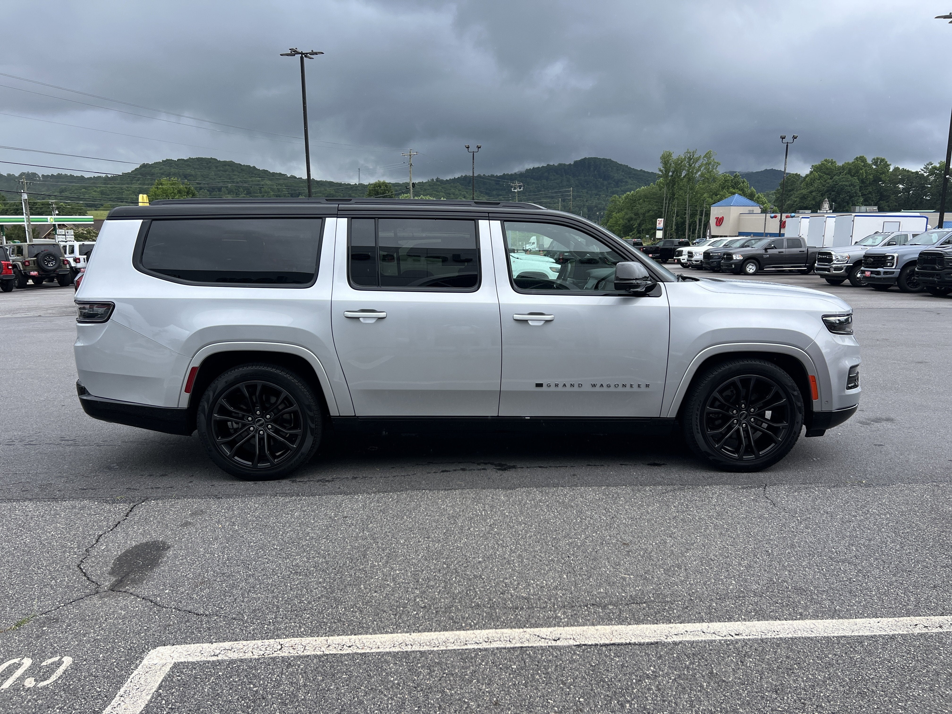 2024 Jeep Grand Wagoneer L Series II
